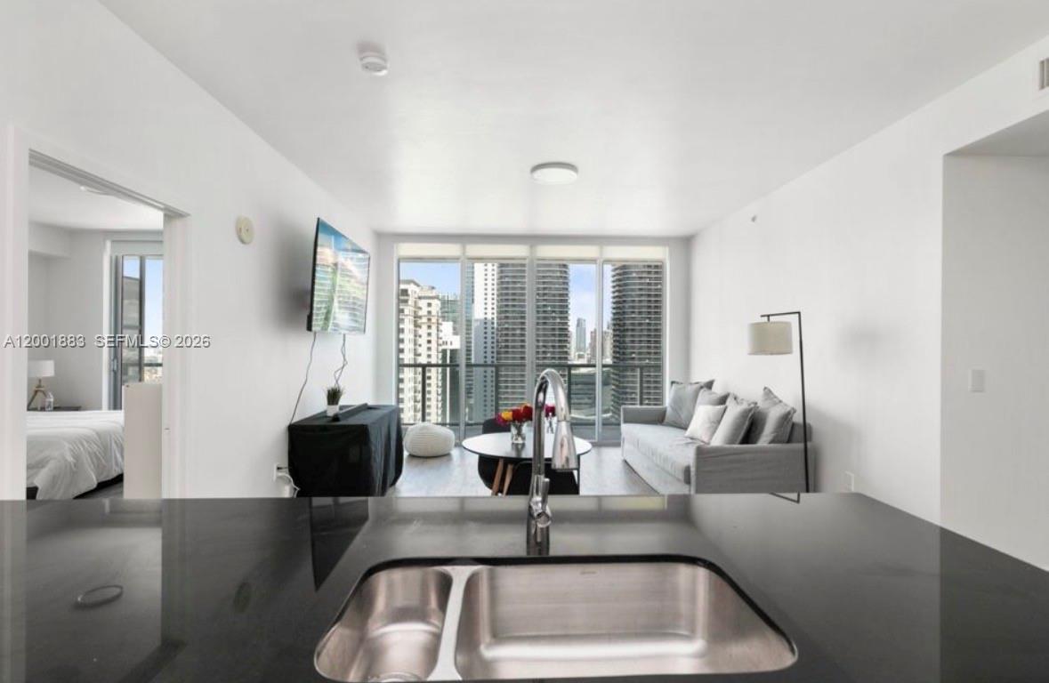 Apartamento para Alugar em Miami, FL