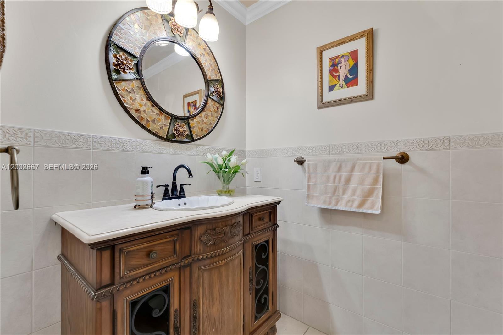 Elegant master bedroom retreat at 3505 Torremolinos Ave - Townhouse in Doral