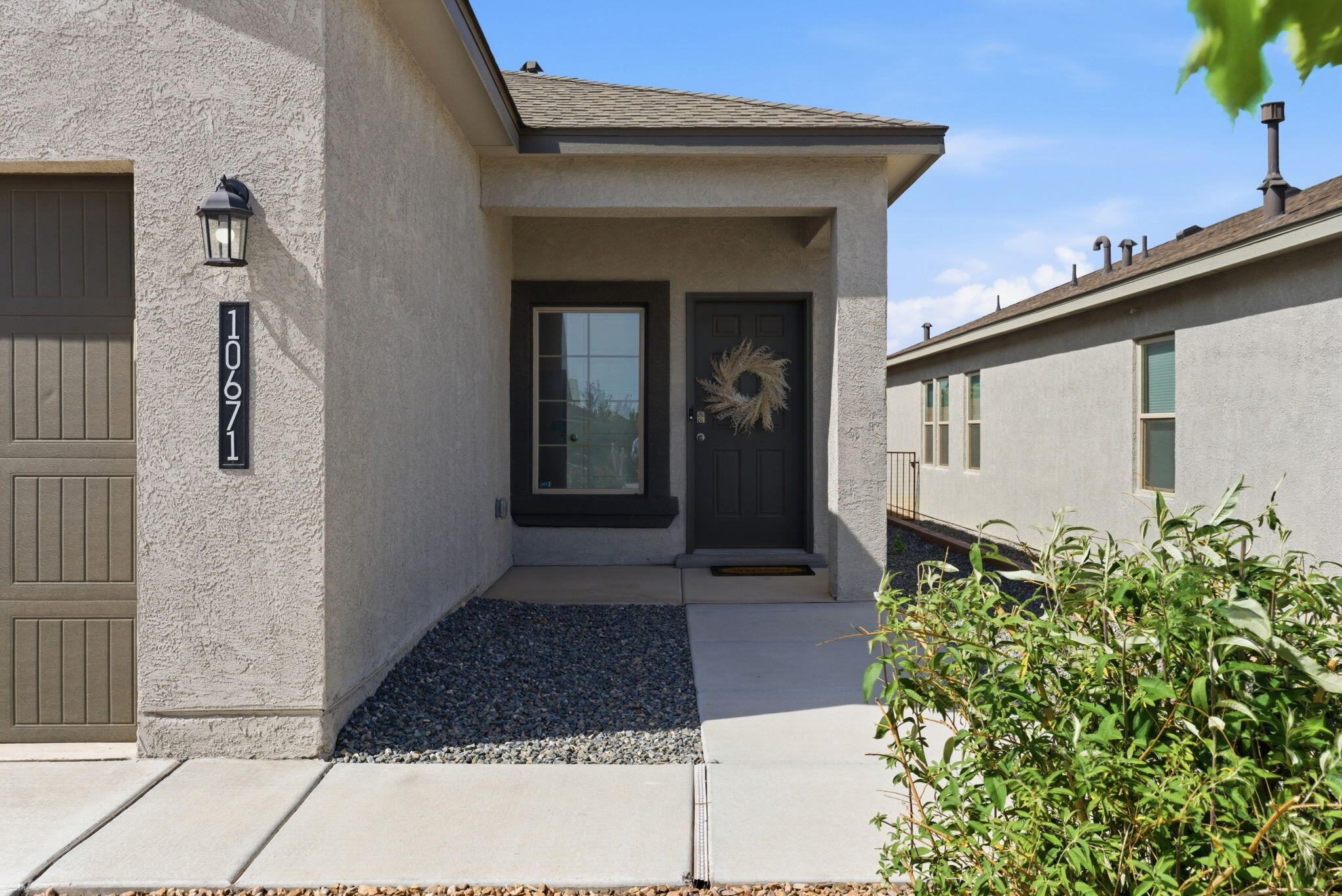 Photo 3 of Single family home for sale at 10671 Savoya Ln Sw, Albuquerque, NM 87121 | MLS# 1101807 | Listing updated on 2026-10-21