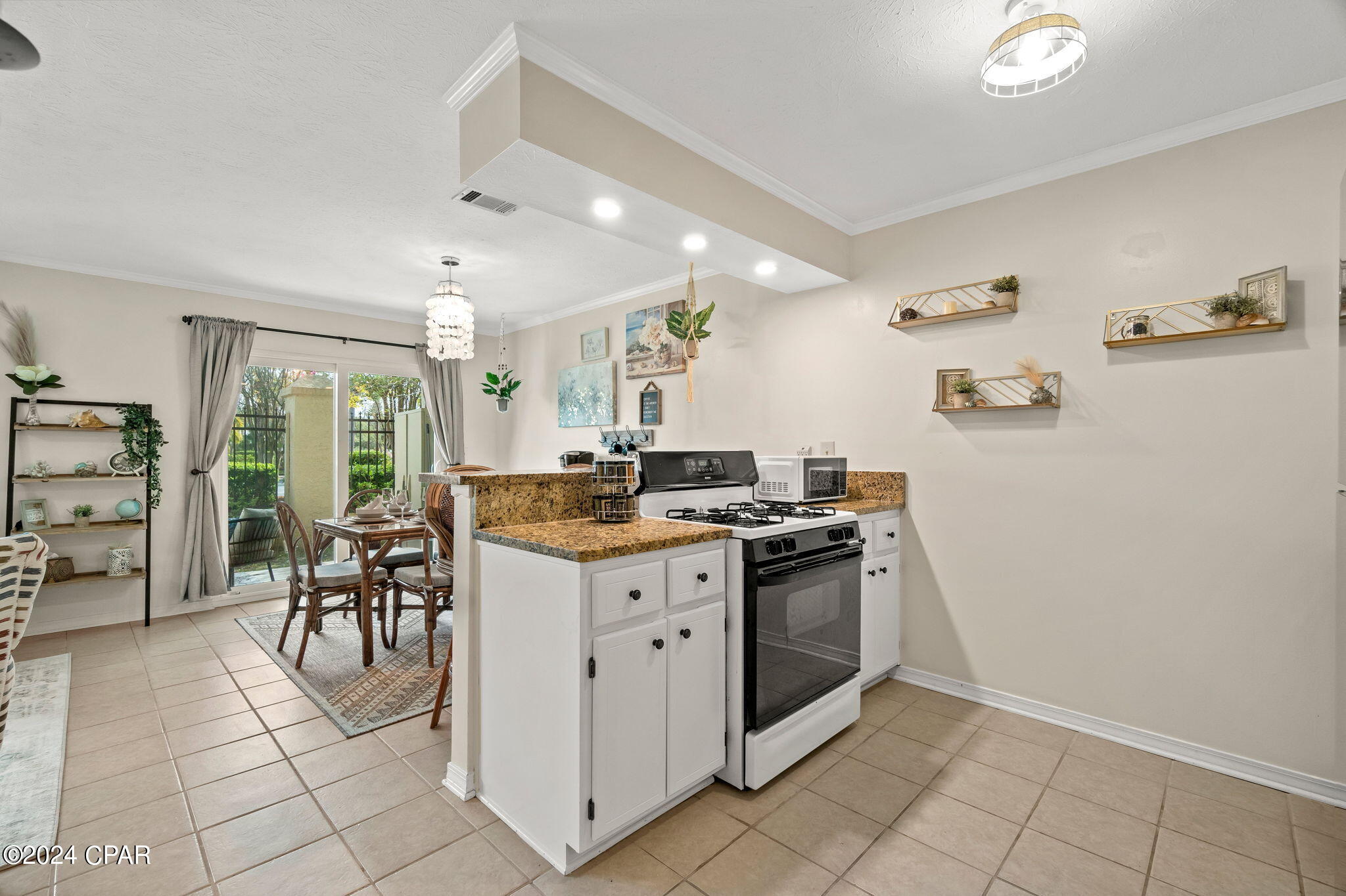 134 Damon Circle Unit D, Panama City Beach, FL 32407 thumbnail, photo 9 of 34