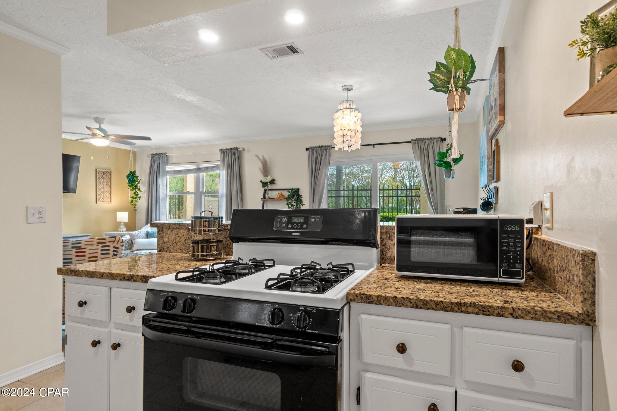 134 Damon Circle Unit D, Panama City Beach, FL 32407 thumbnail, photo 10 of 34