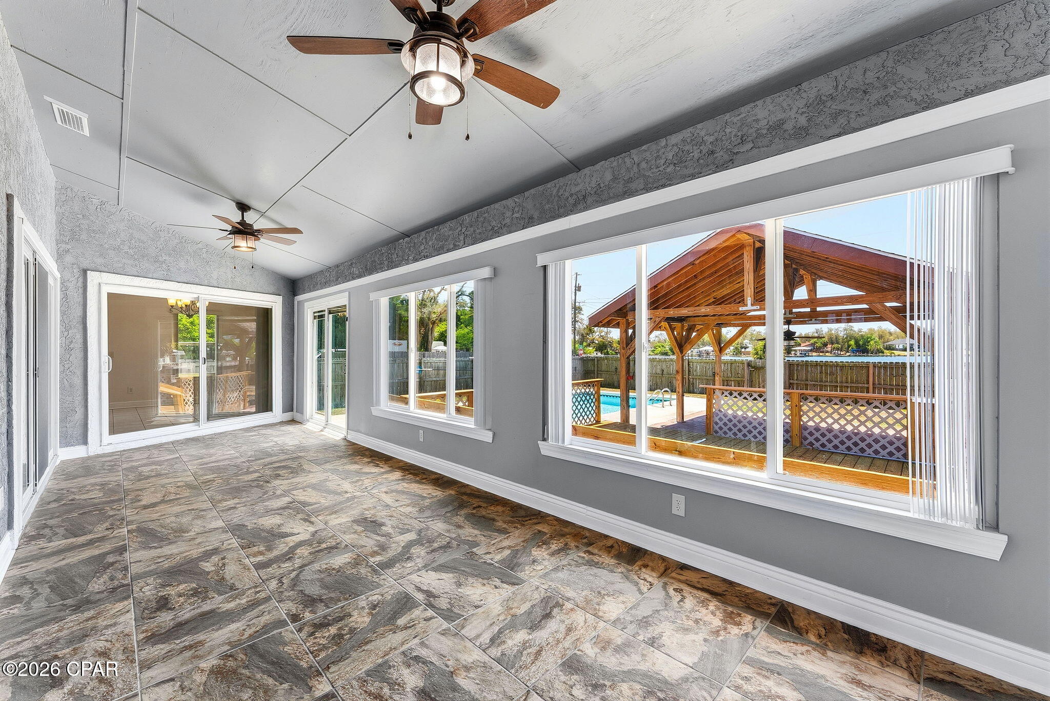 Image 46 For 1024 East Street