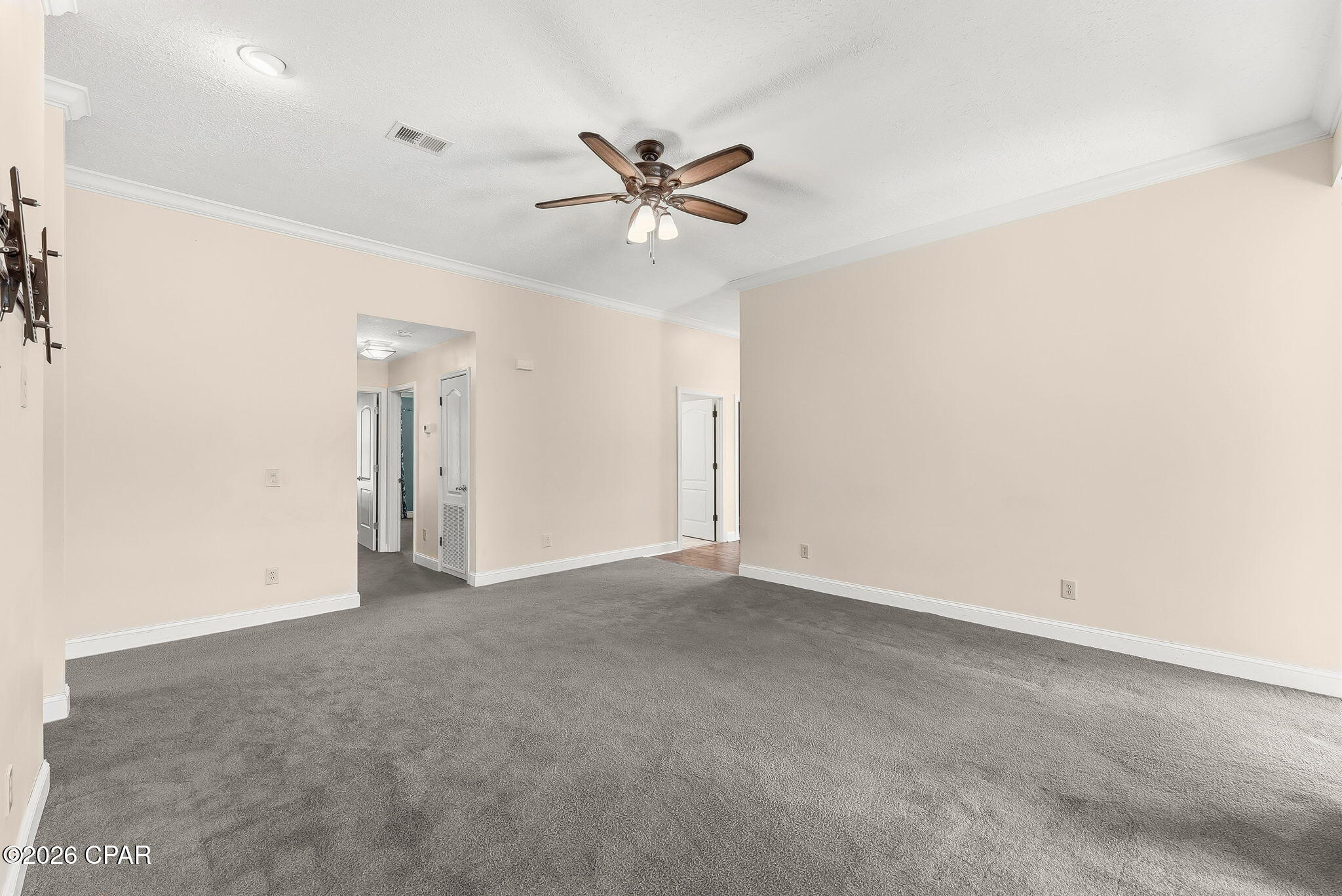 Image 9 For 1024 East Street