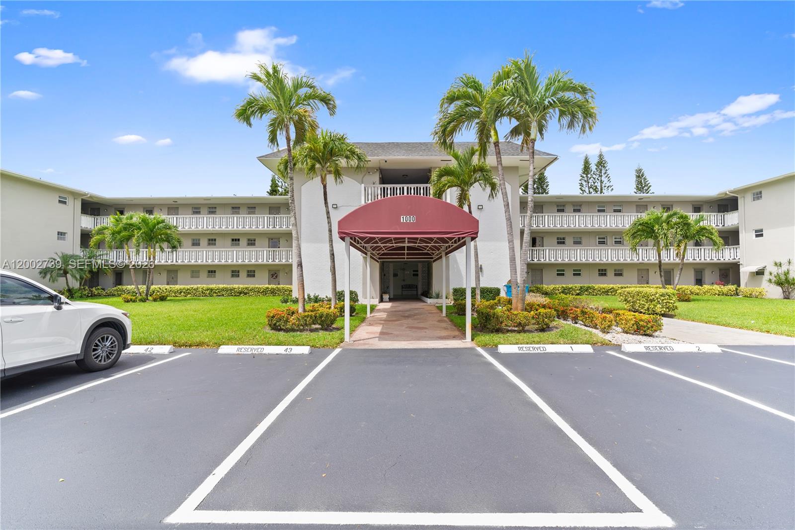 Hillcrest No 4 Condo