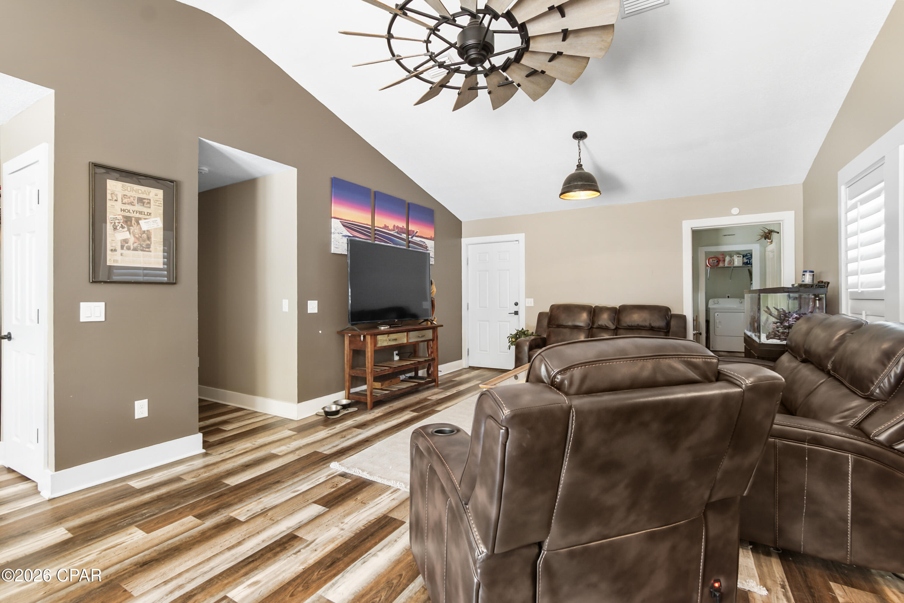 Image 10 For 5706 Hilltop Avenue