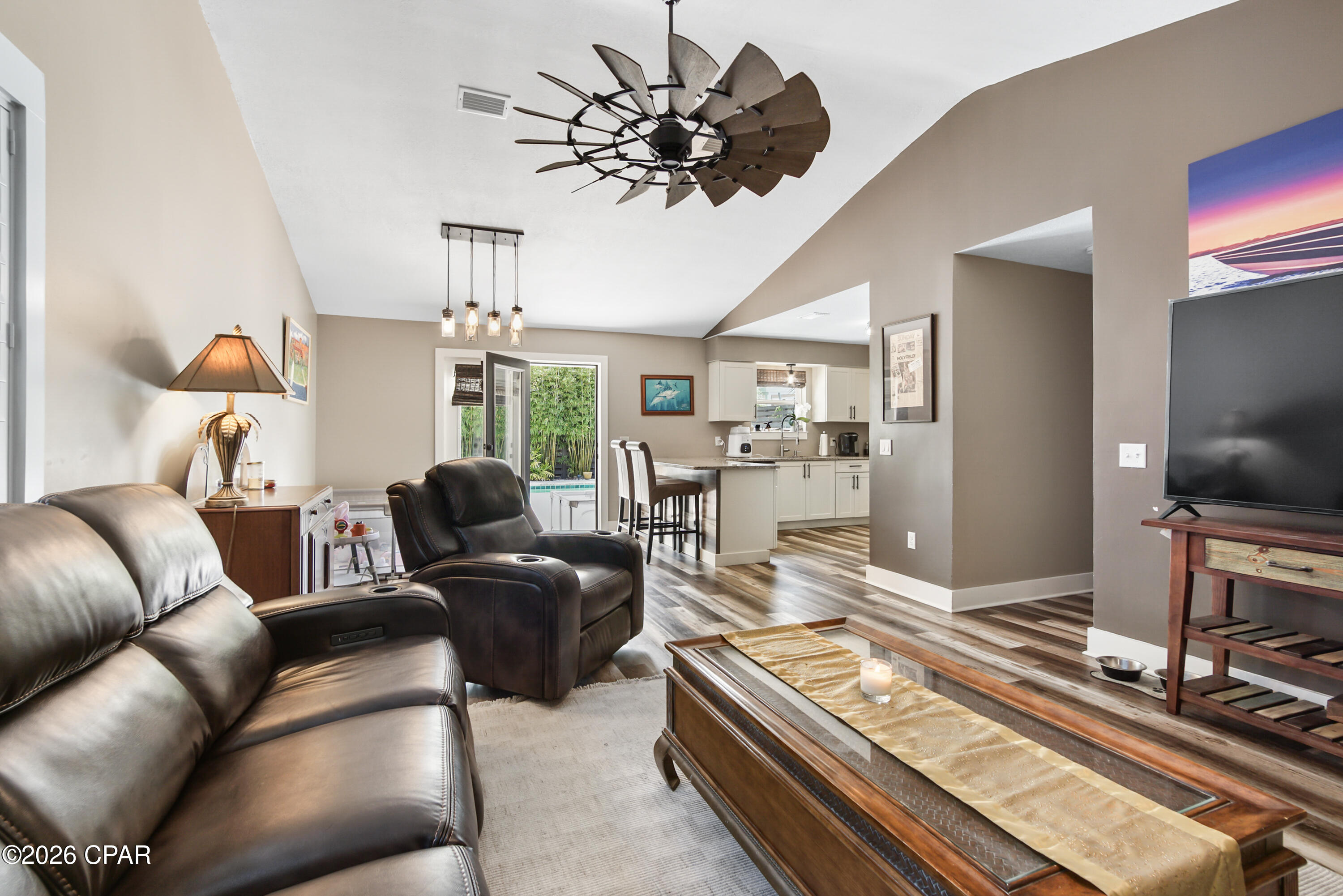 Image 5 For 5706 Hilltop Avenue