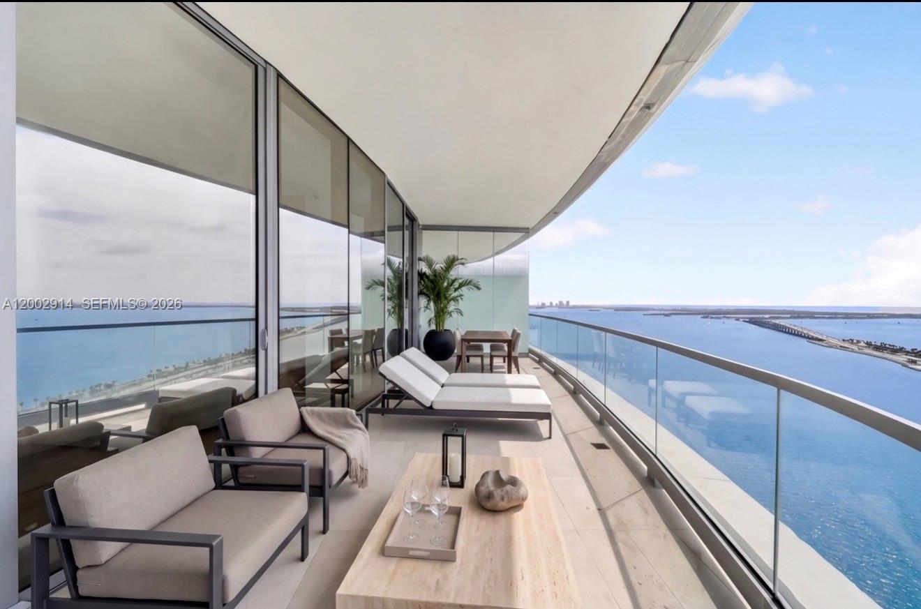 Una Residences