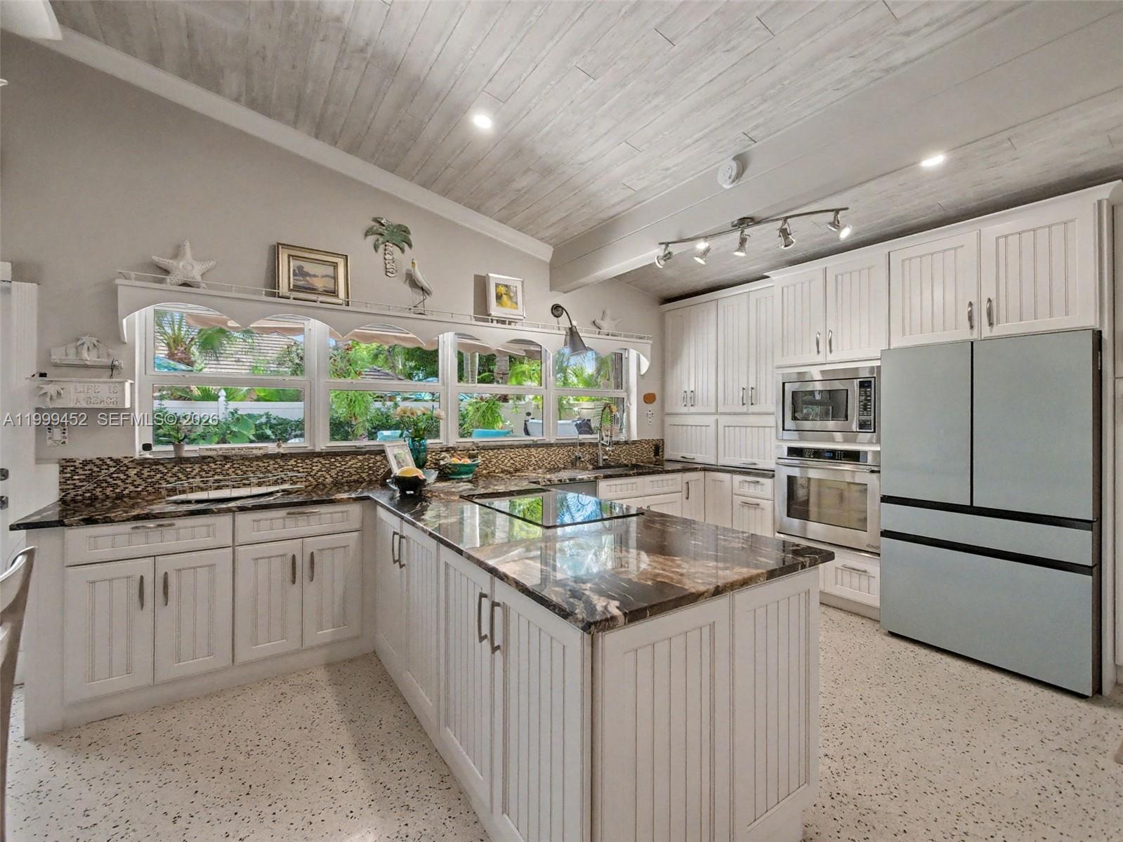 Homes for sale in Palm Beach Shores, FL | 200 Blossom Ln, Palm Beach Shores, FL 33404 | MLS# A11999452