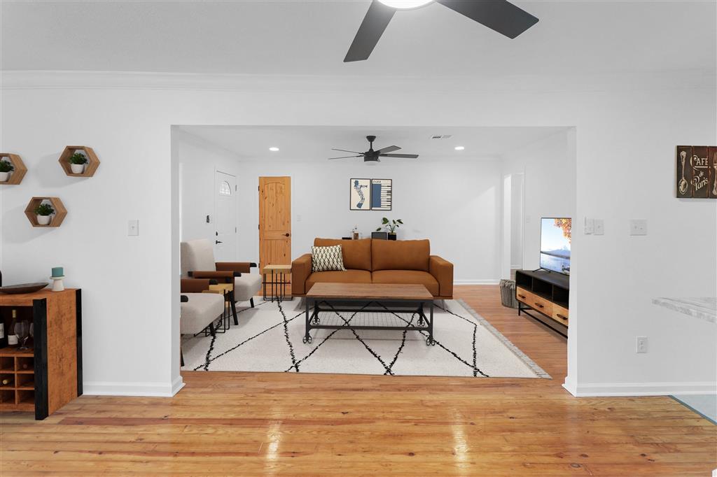 2715 Warren Ave Avenue — photo 5