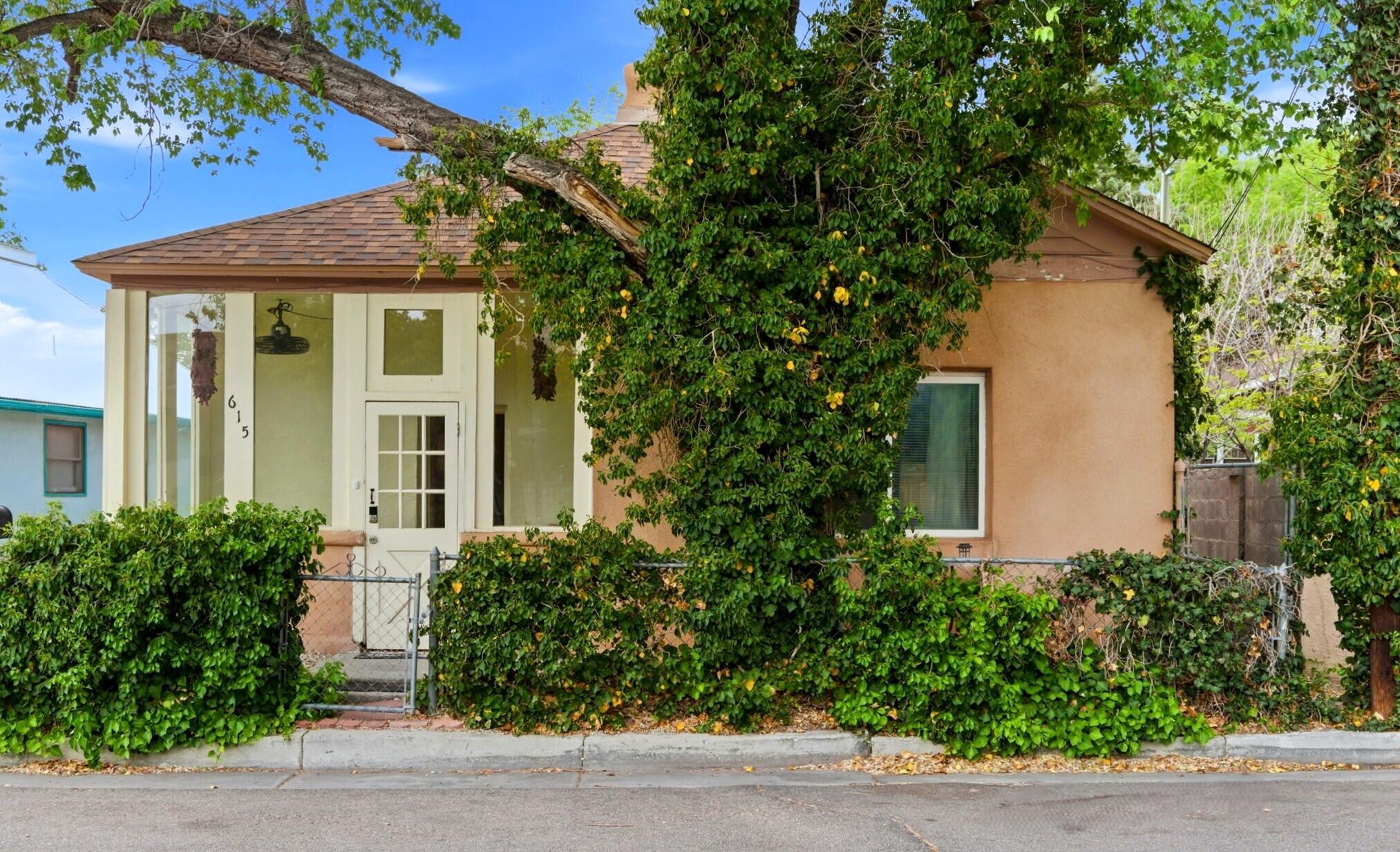 615 Keleher Avenue NW, Albuquerque