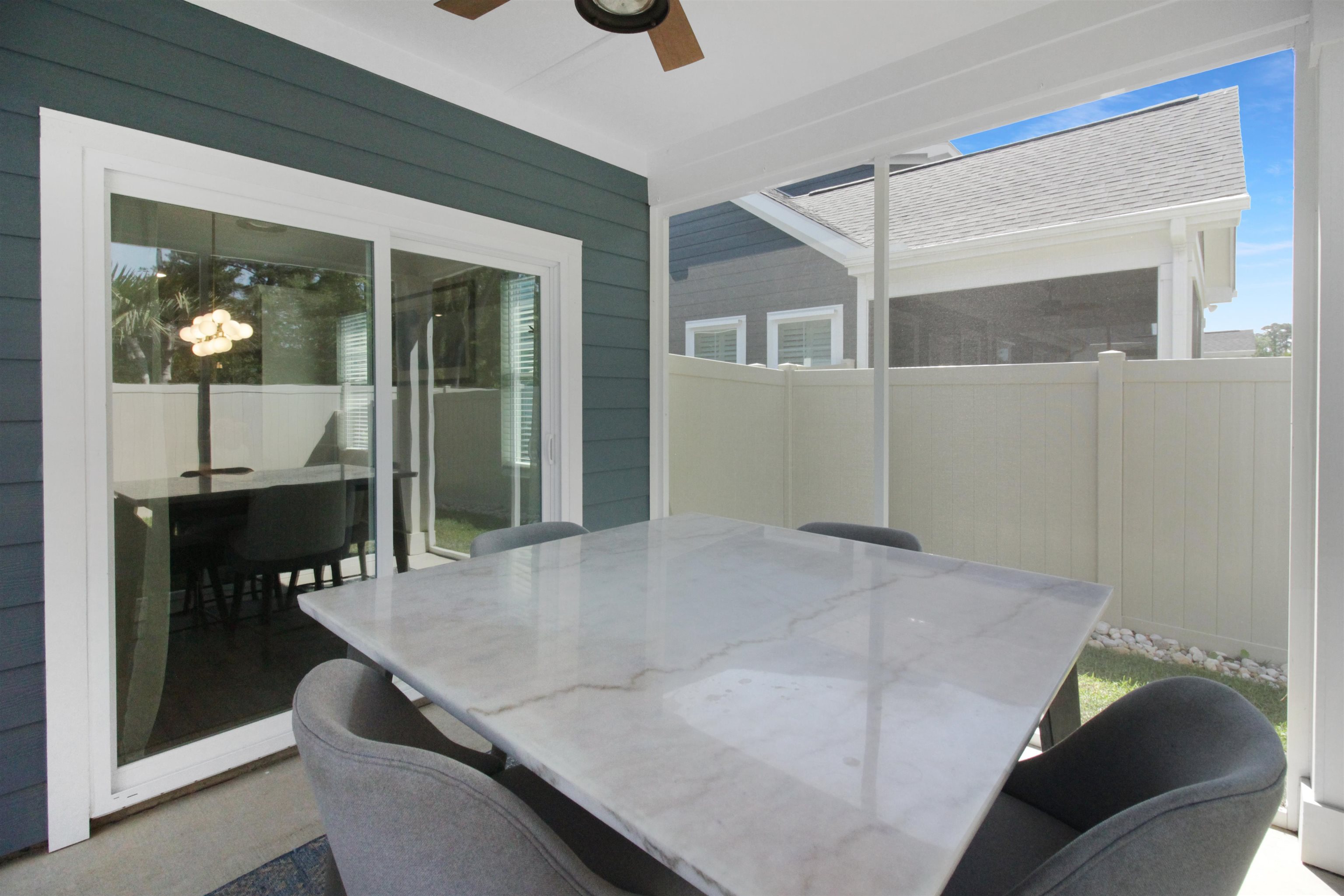2610055 | Photo 37