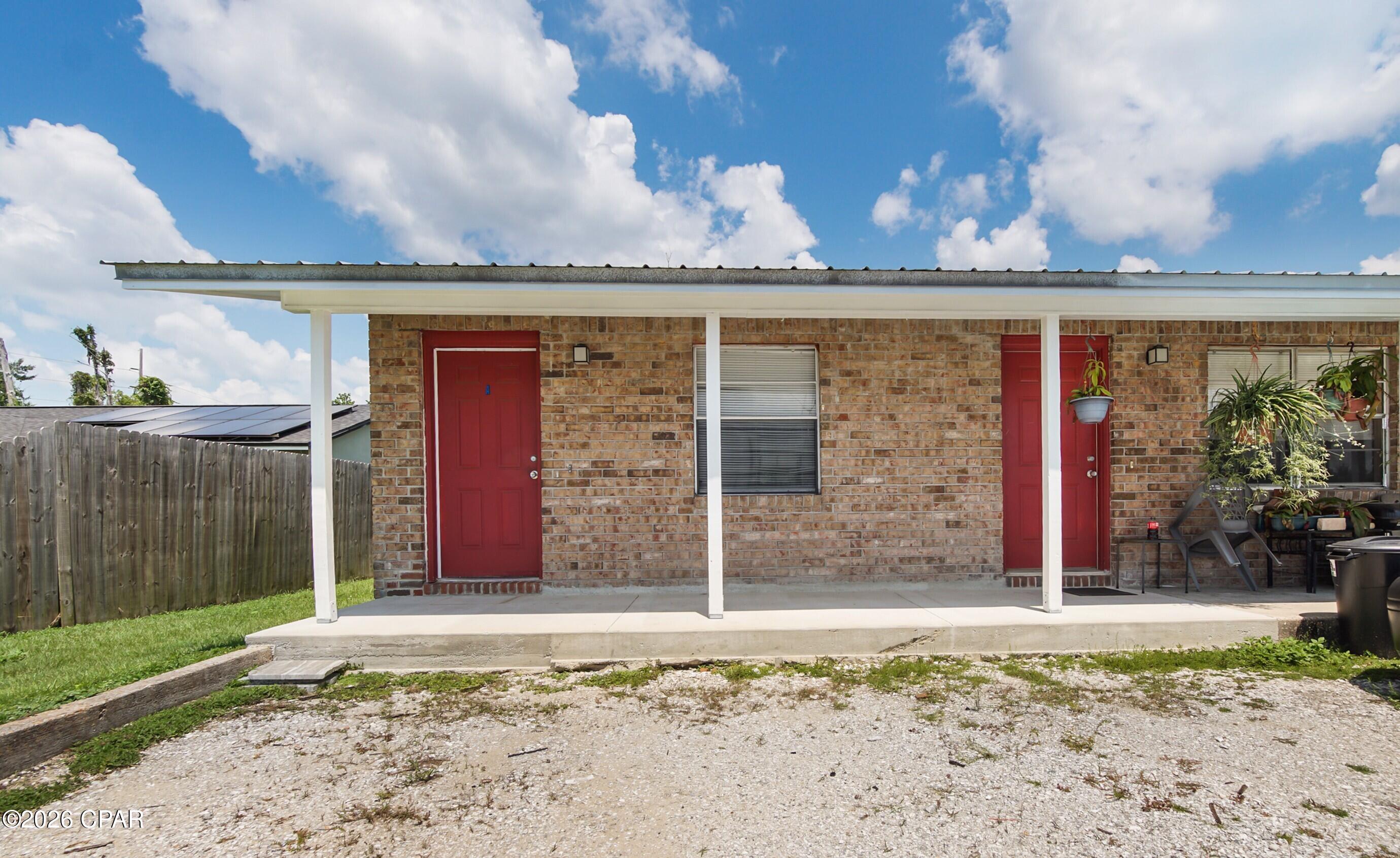 Listing photo id 2 for 6521 Chipewa Street A, B, C