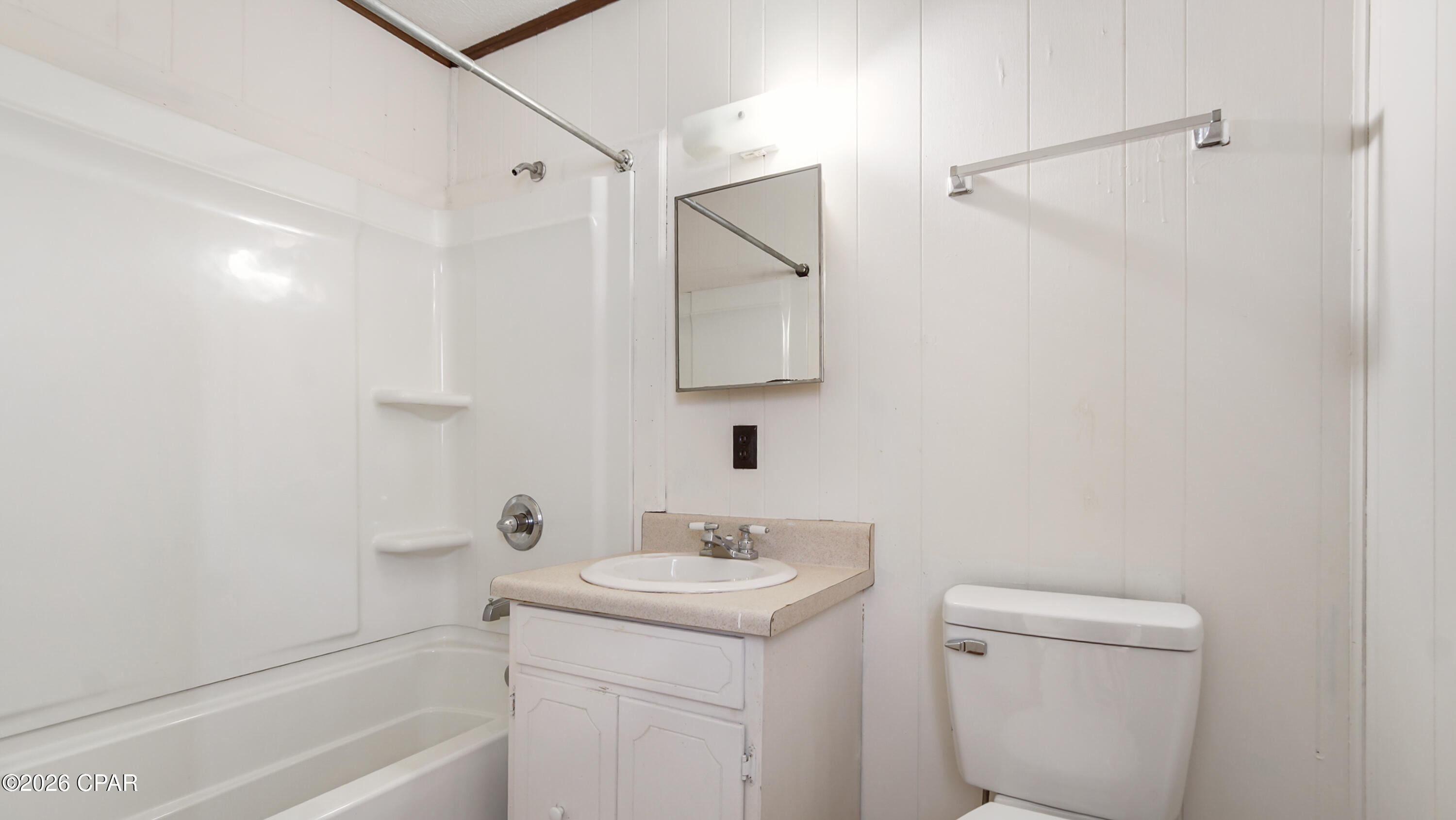 Listing photo id 9 for 6521 Chipewa Street A, B, C