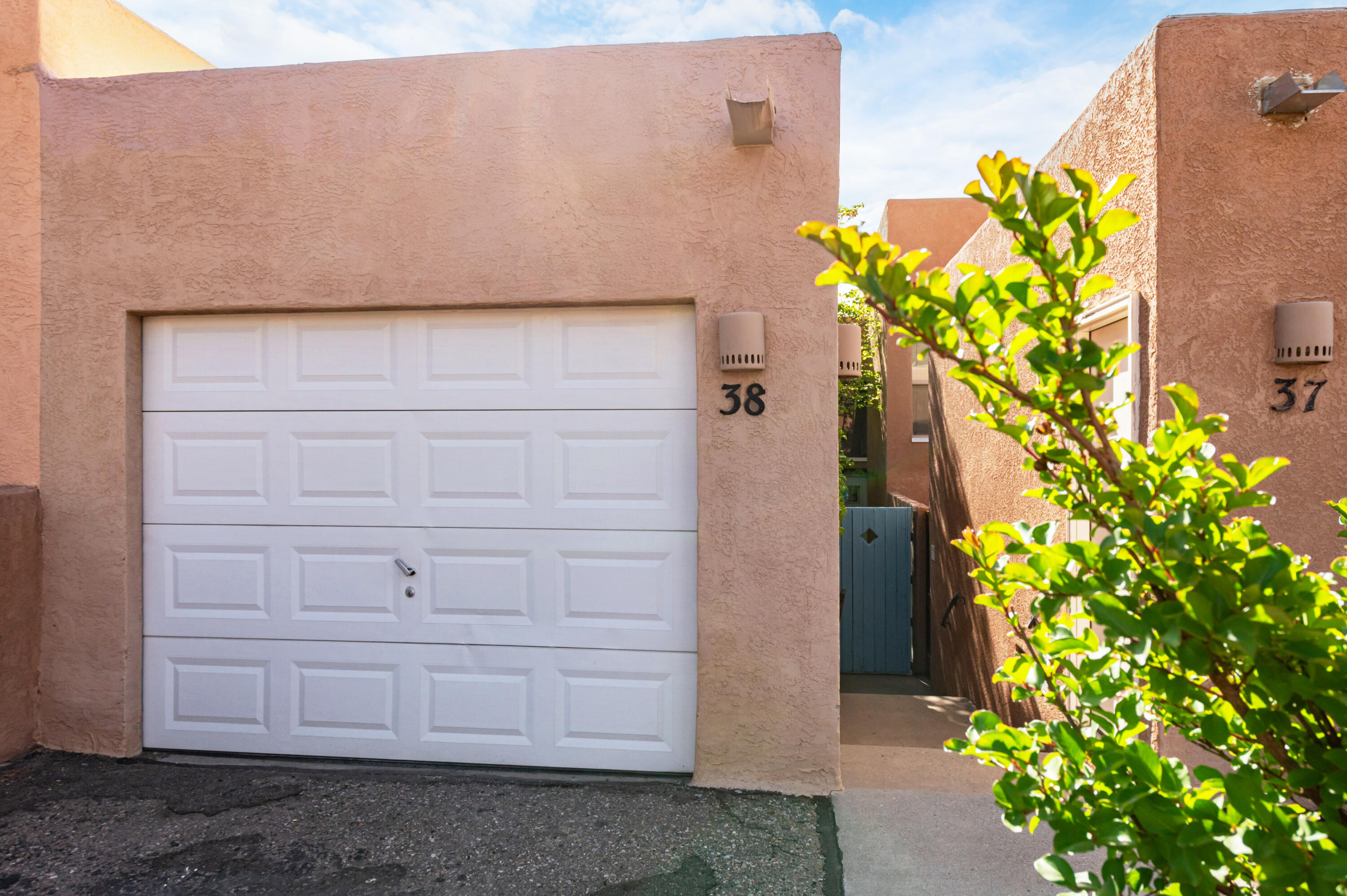 Homes for sale in Albuquerque, NM | 2700 Vista Grande Dr Nw #UNIT 38, Albuquerque, NM 87120 | MLS# 1101968