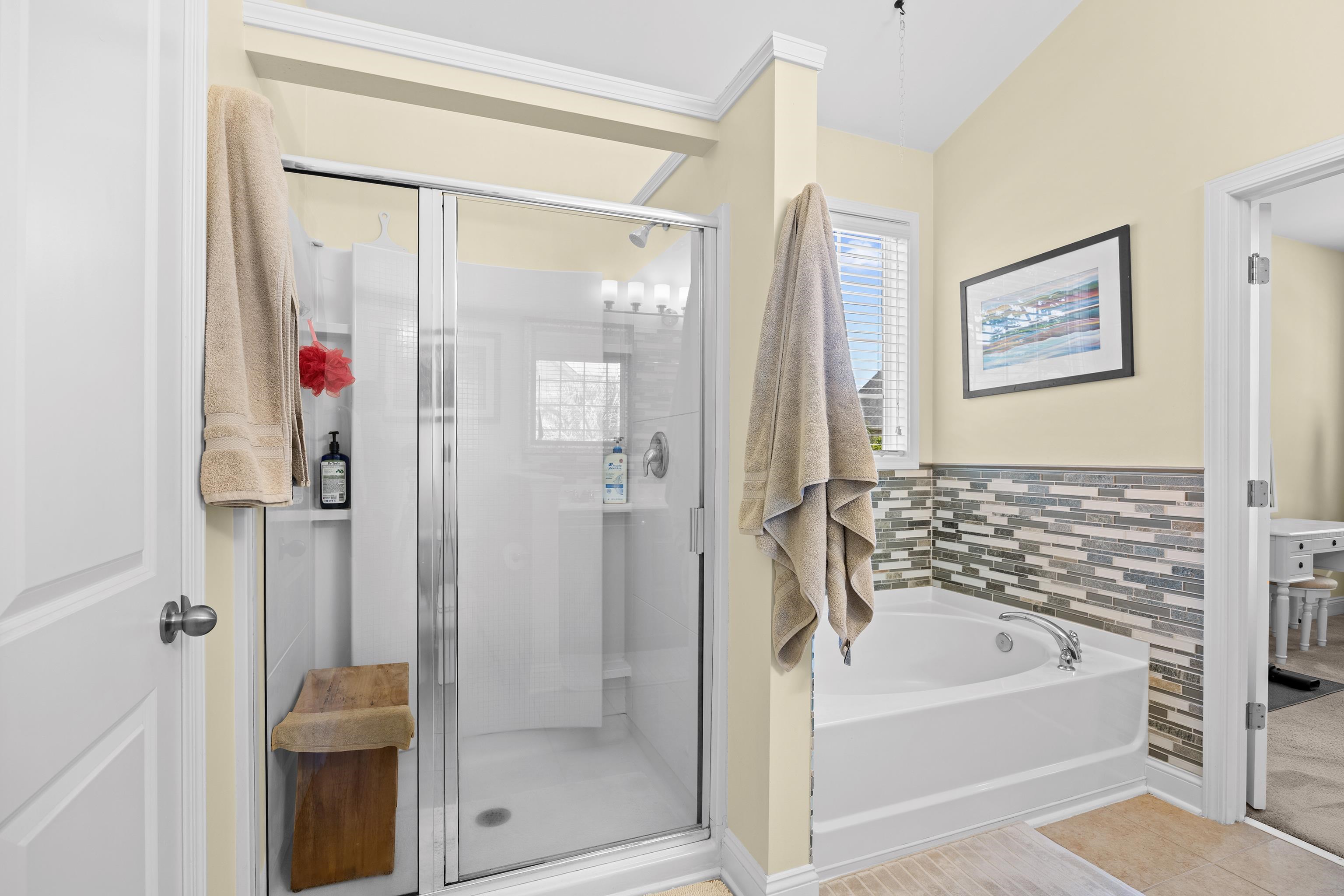 2610105 | Photo 19