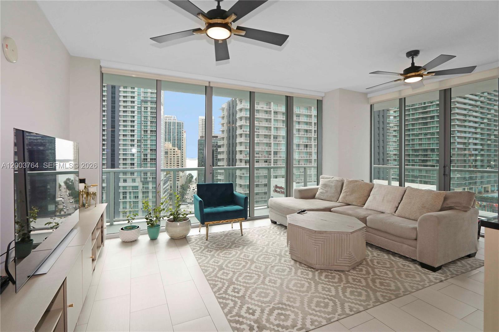 The Axis On Brickell Cond