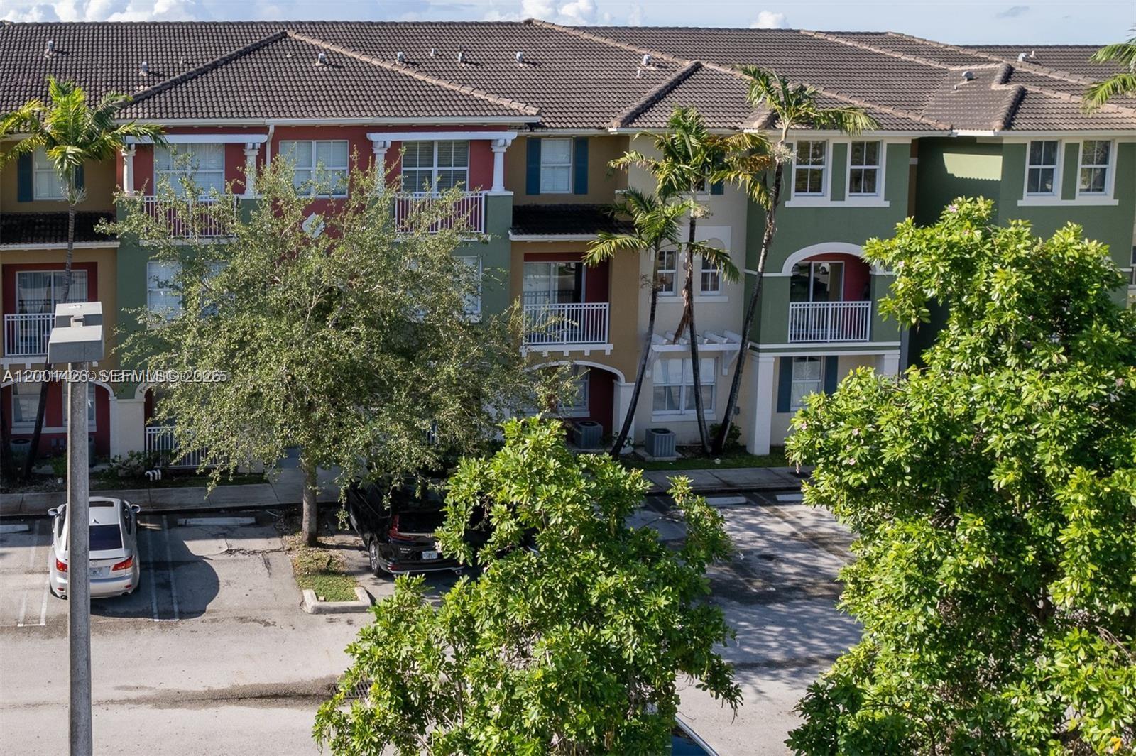 Promenade Shores At Doral