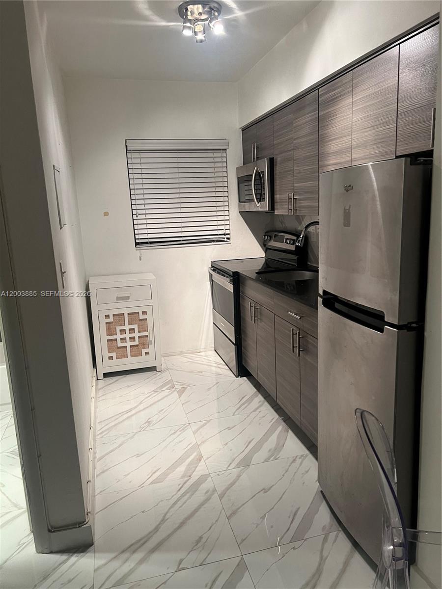 Lincoln Road Villas East