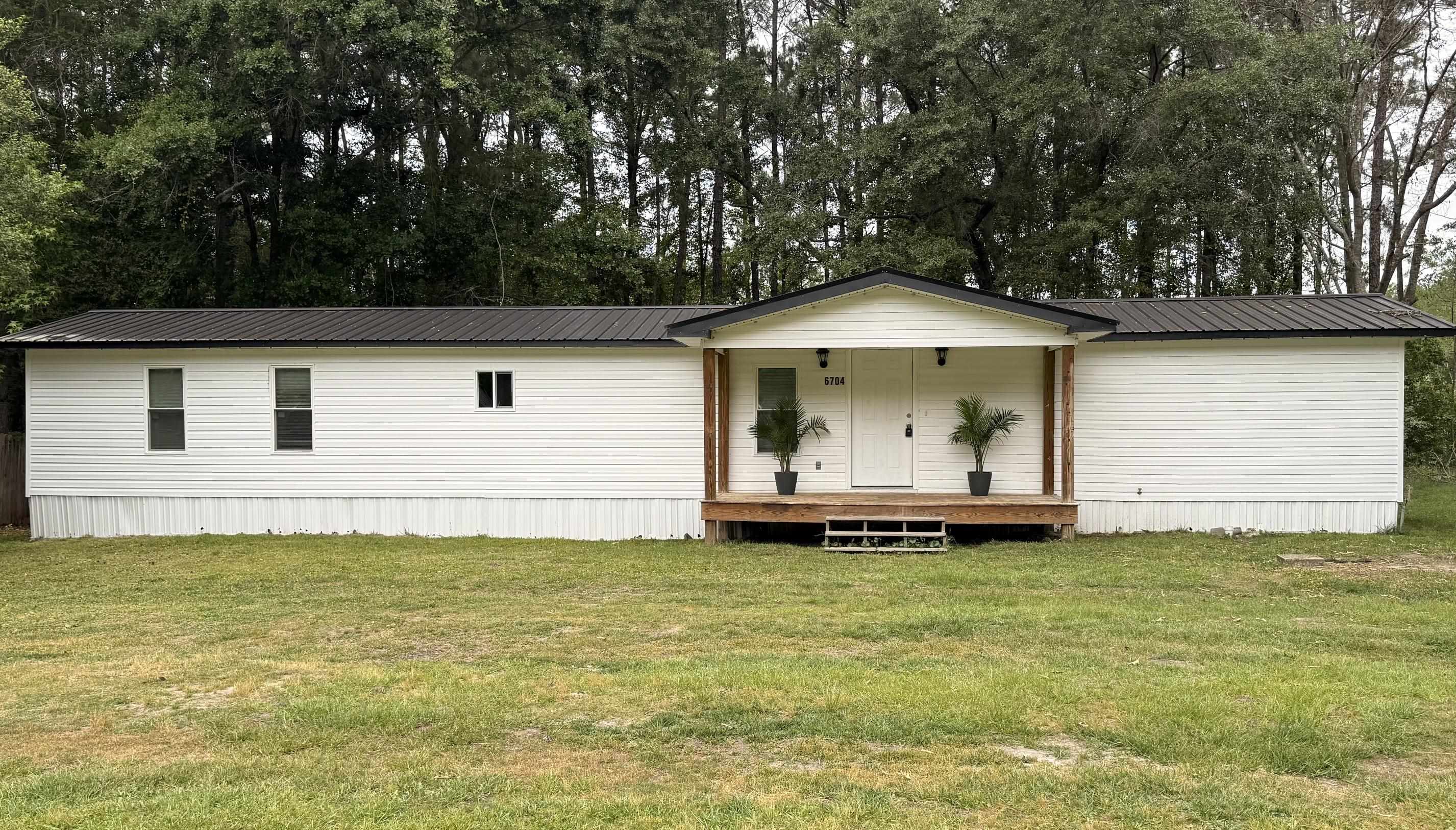 6704 Coastal Oaks Dr. Conway, SC 29527