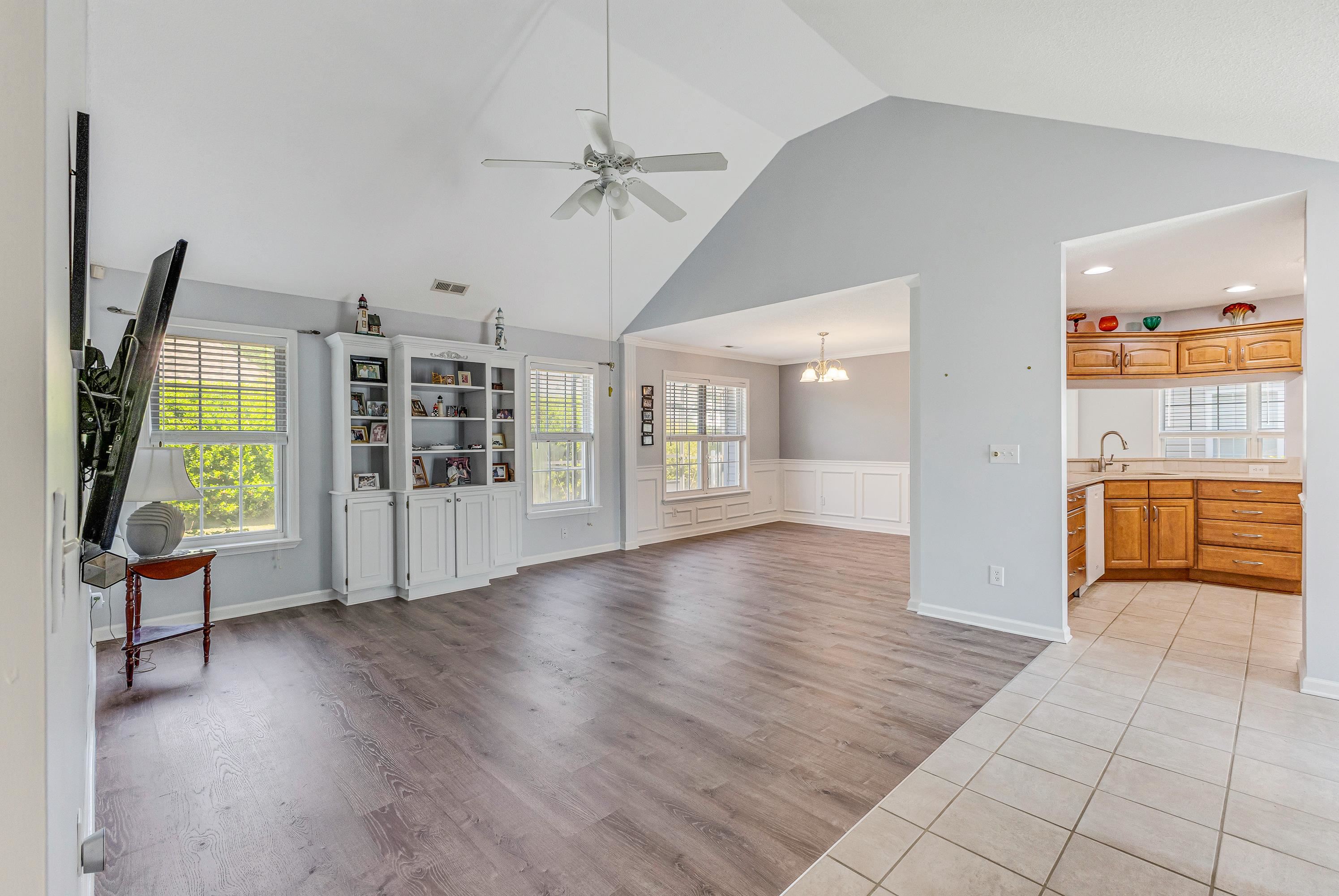 2610150 | Photo 11