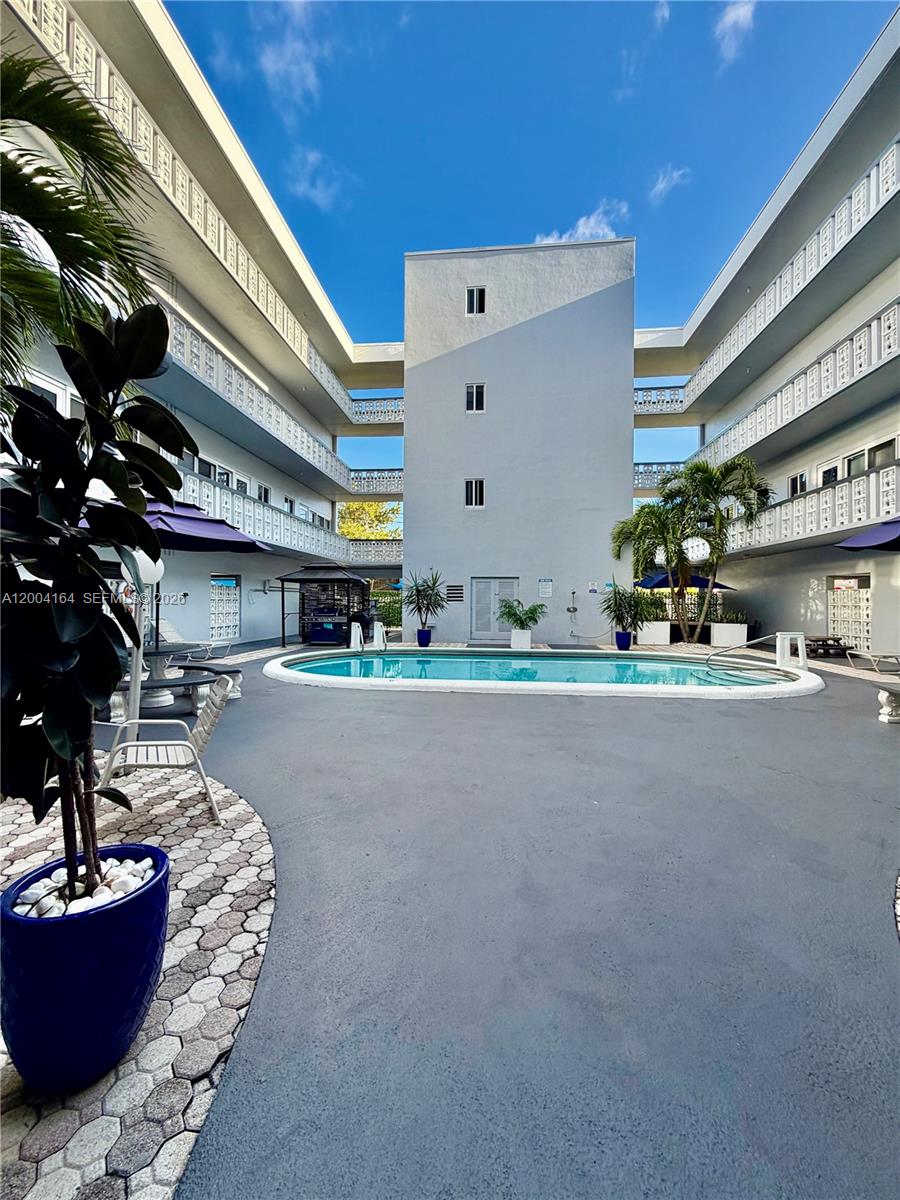 Garden Terrace Apts No 10