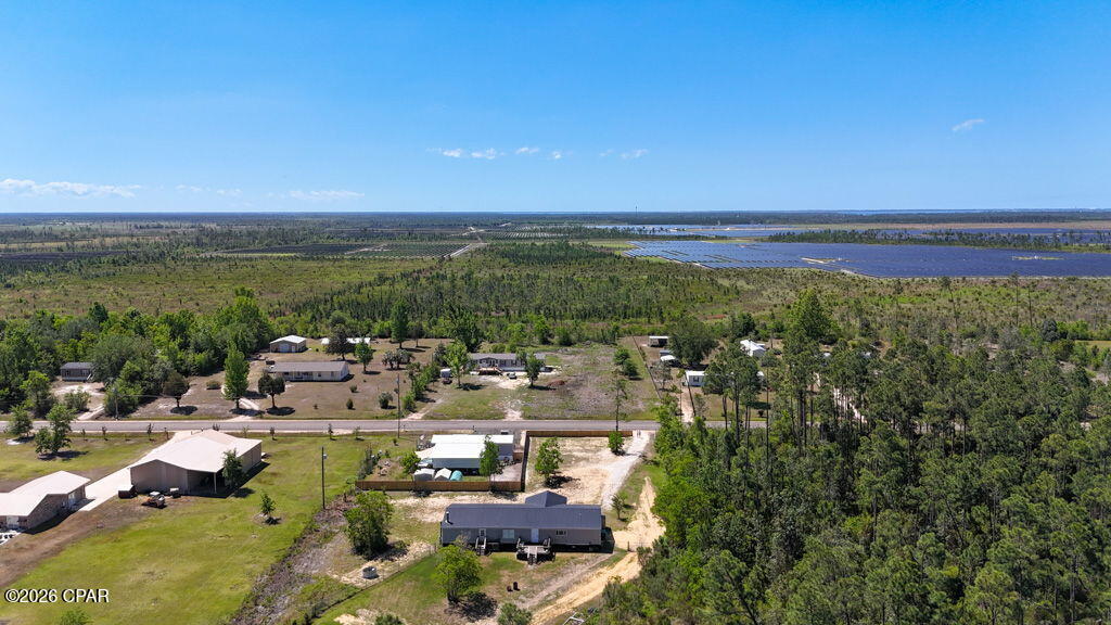 Listing photo id 31 for 530 Elm Way 