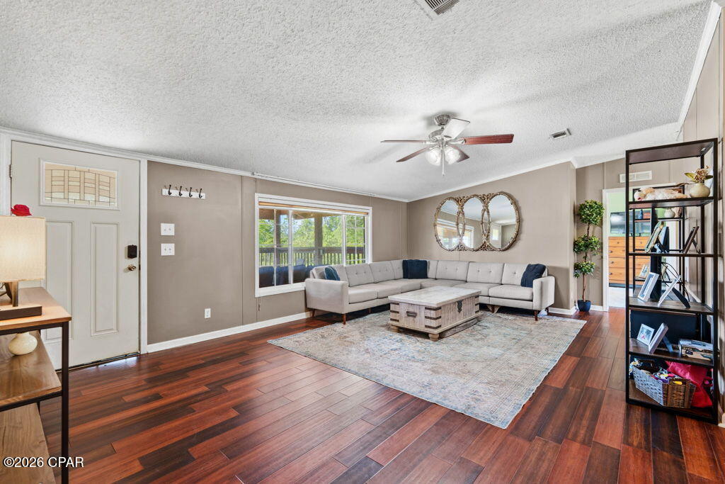 Image 6 For 530 Elm Way 