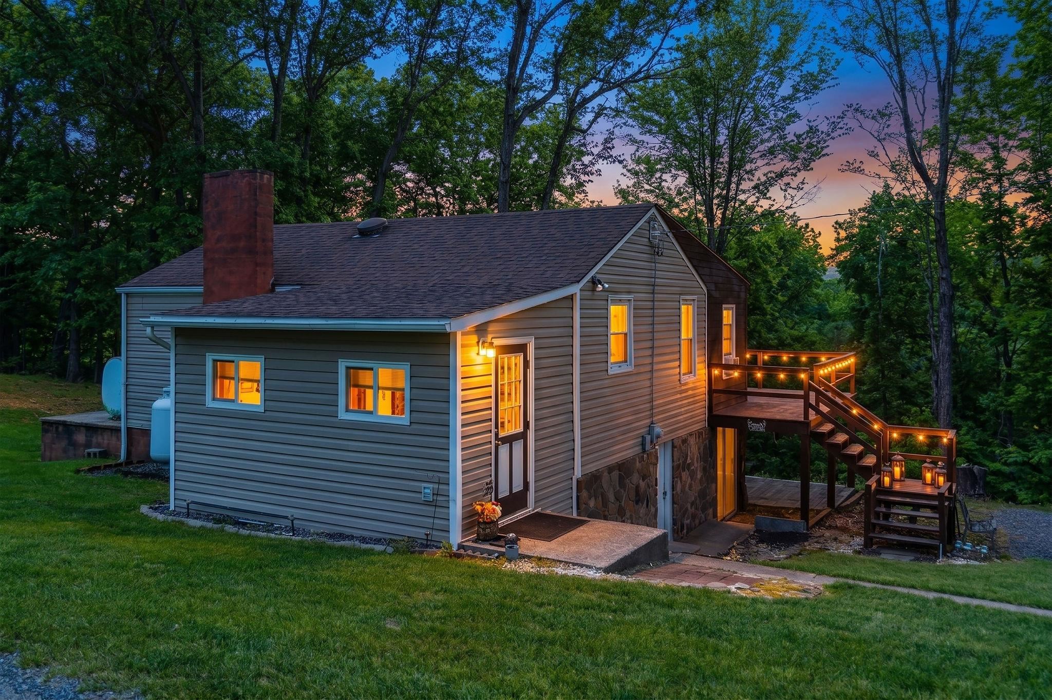 9 HOAGIE LN, Swoope, VA 24479