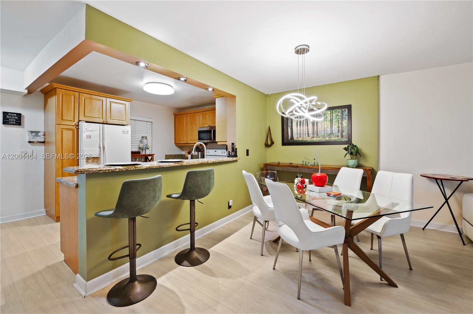 Meadowbrook Lakes Condo