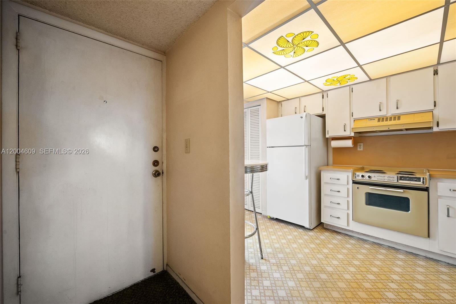 Homes for sale in Miami Springs, FL | 709 Curtiss Pkwy, Miami Springs, FL 33166