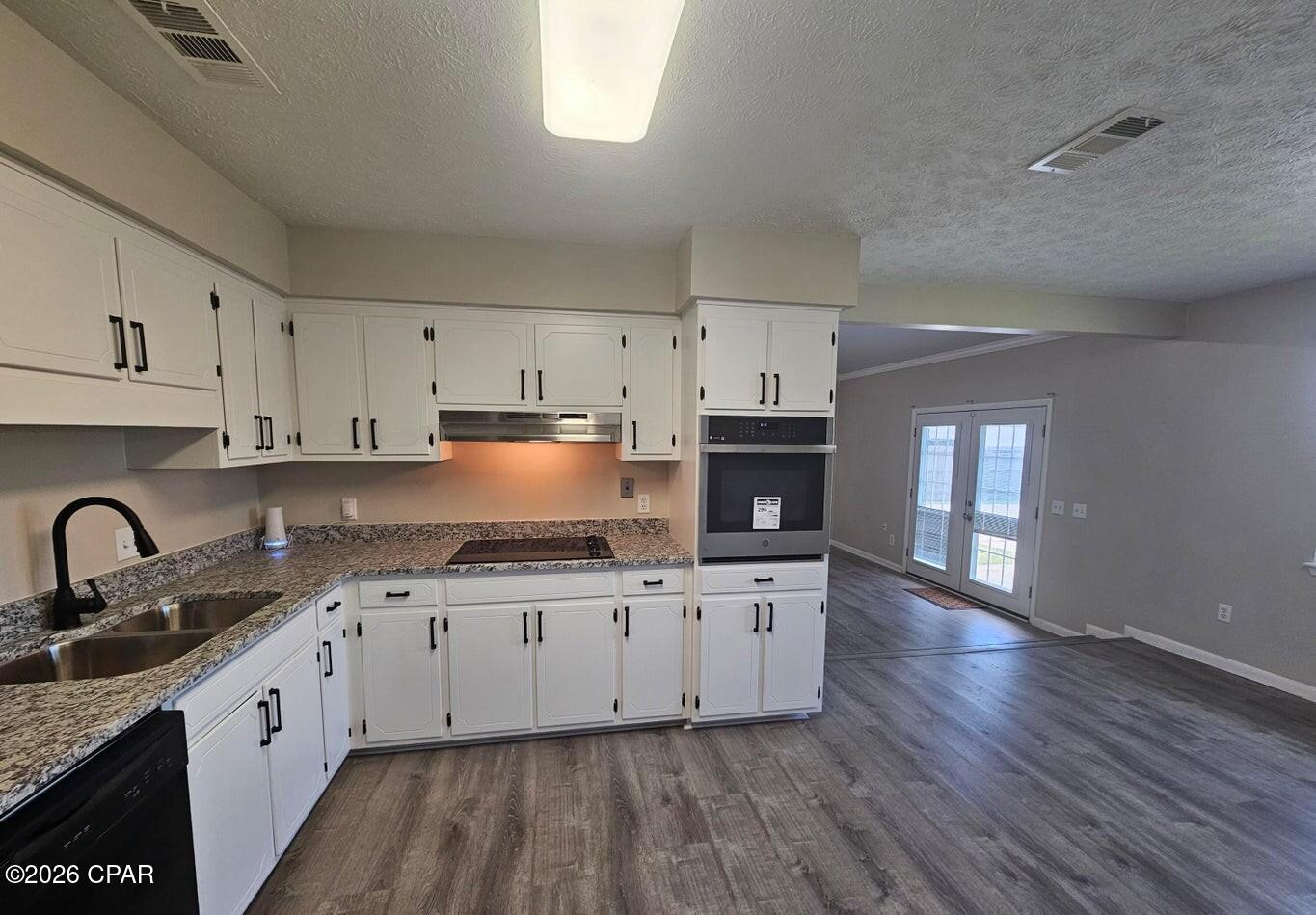 Image 14 For 618 Gabriel Street