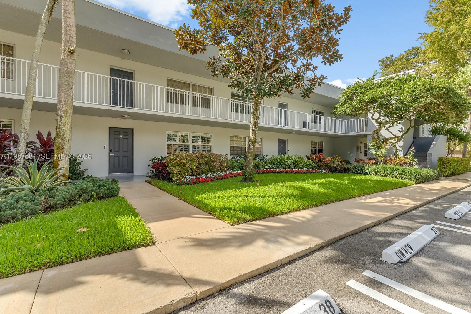 No 14 Palm-Aire Country C