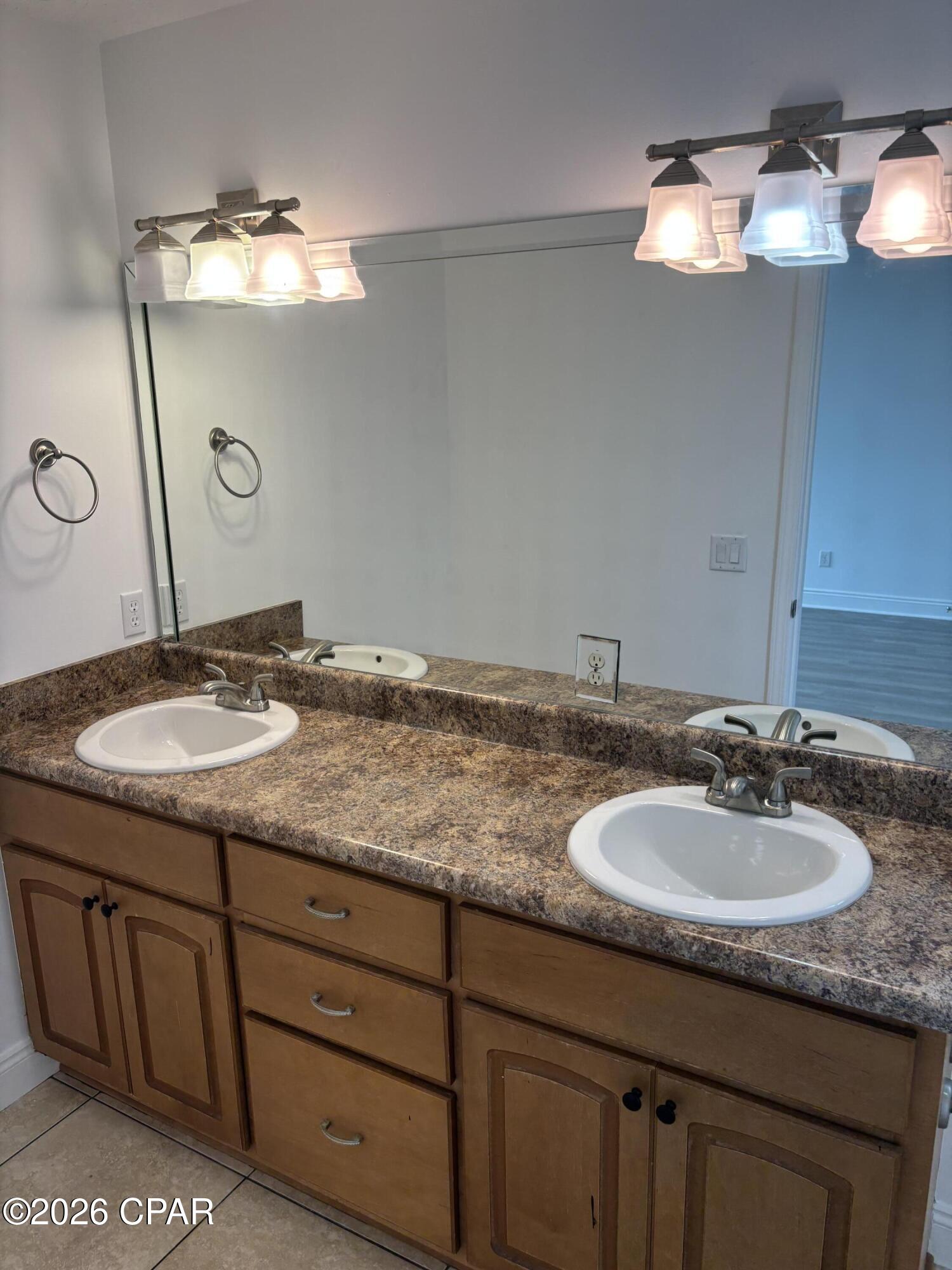 Image 15 For 606 Diamonte Circle