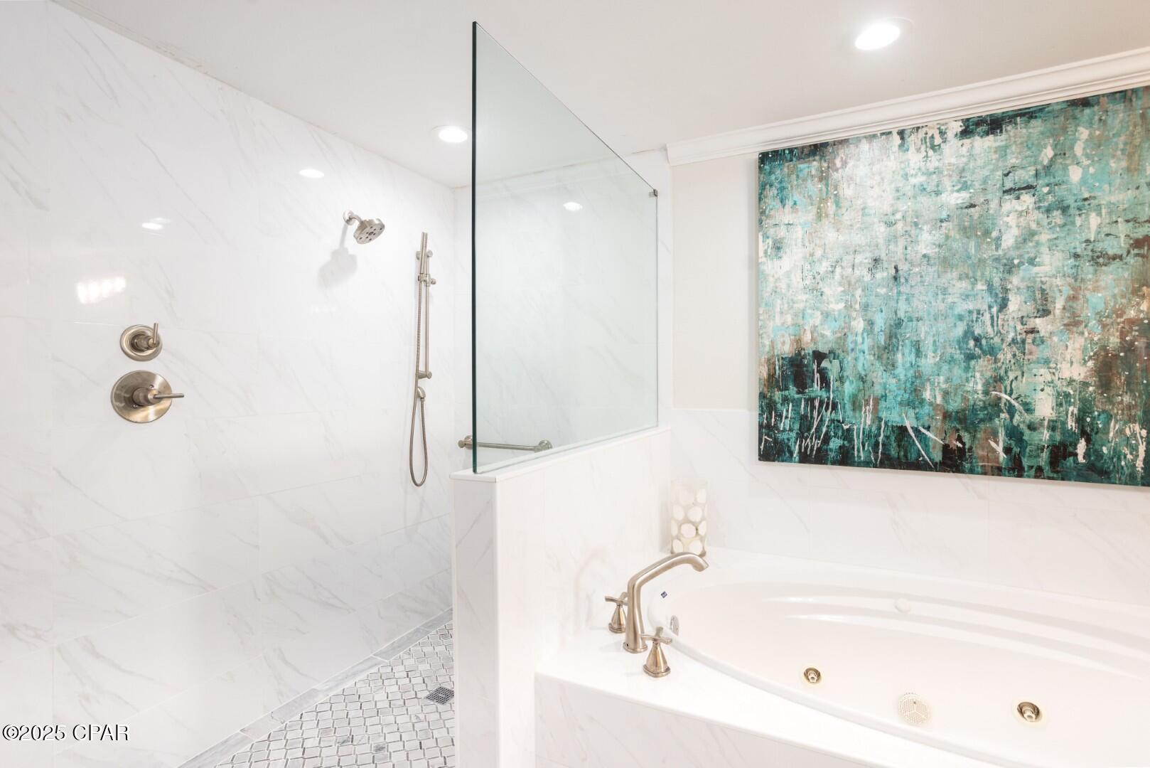 Image 12 For 8601 Surf Drive 6w