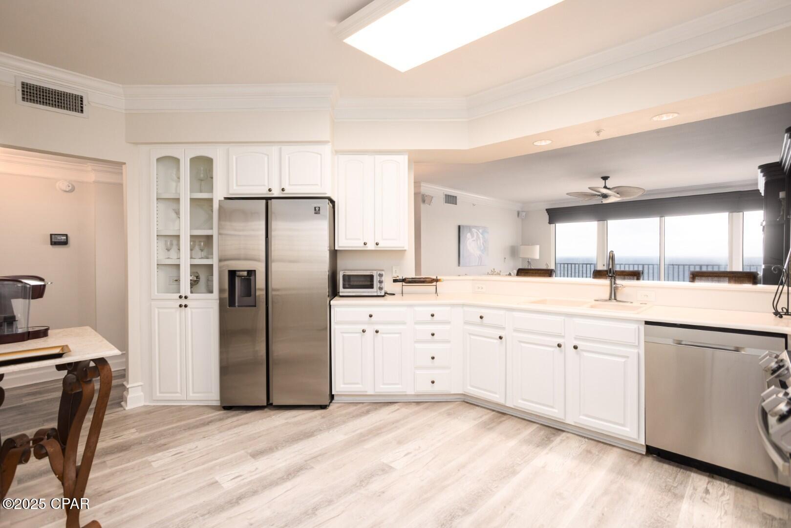 Image 3 For 8601 Surf Drive 6w