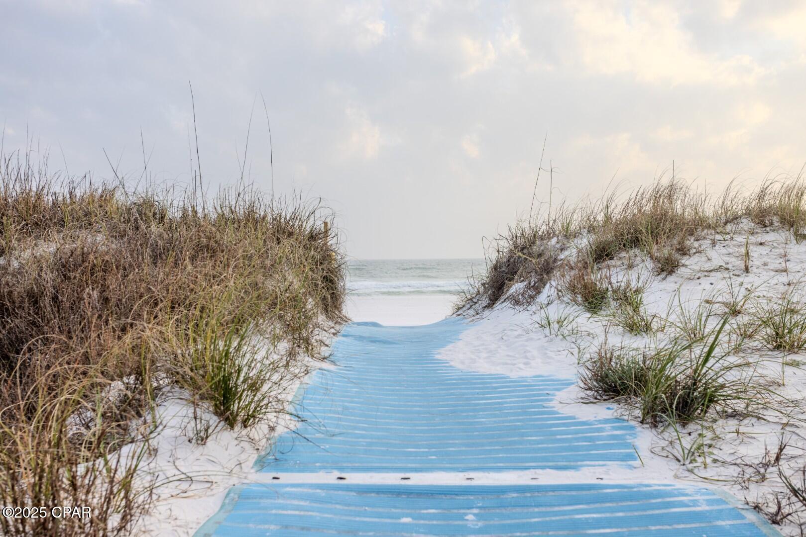 Image 30 For 8601 Surf Drive 6w