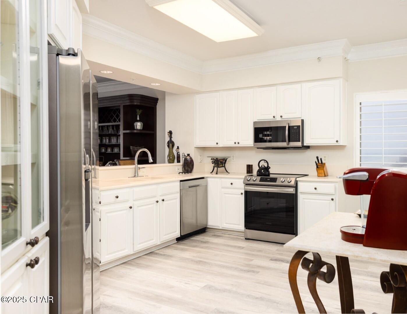 Image 4 For 8601 Surf Drive 6w