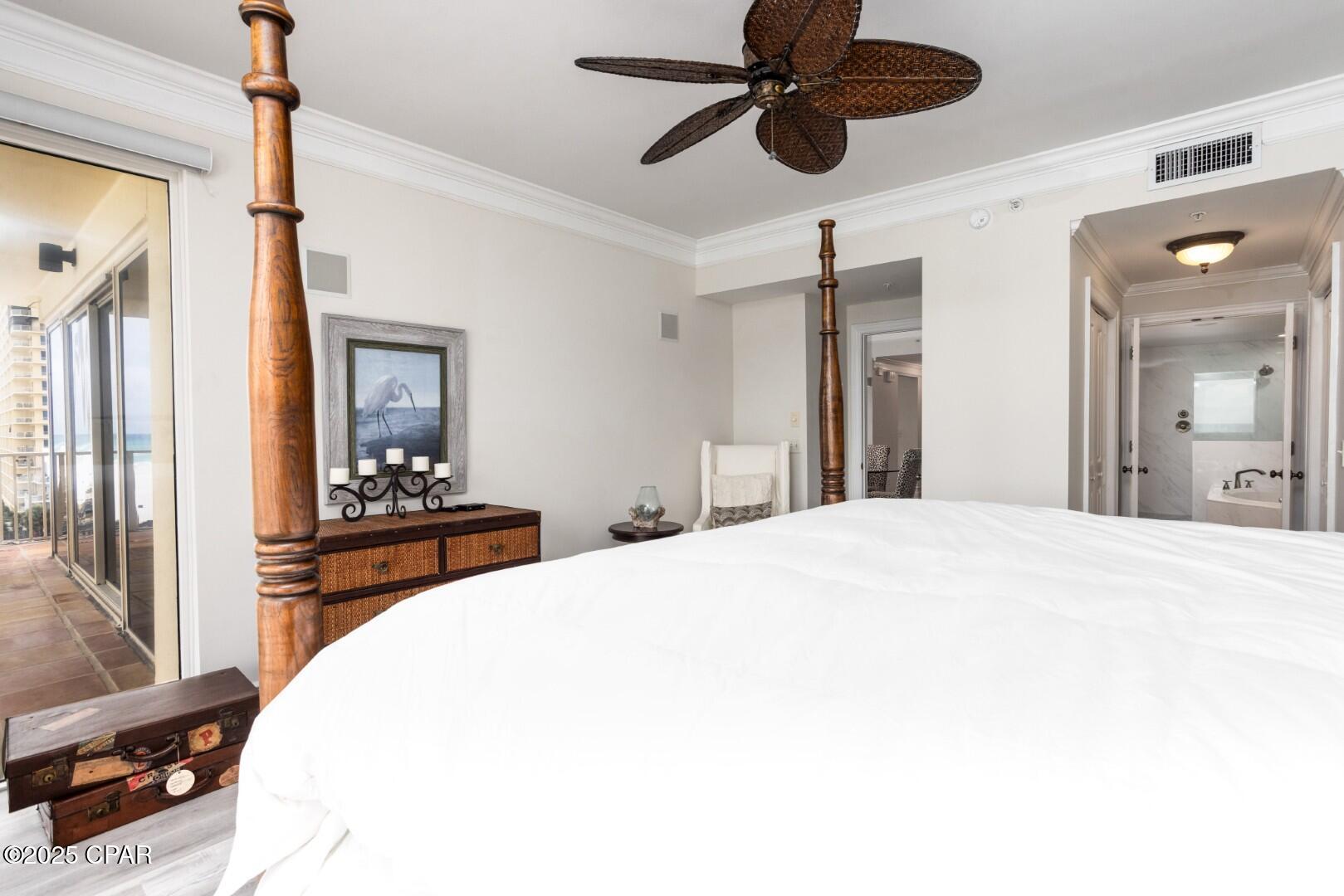 Image 8 For 8601 Surf Drive 6w