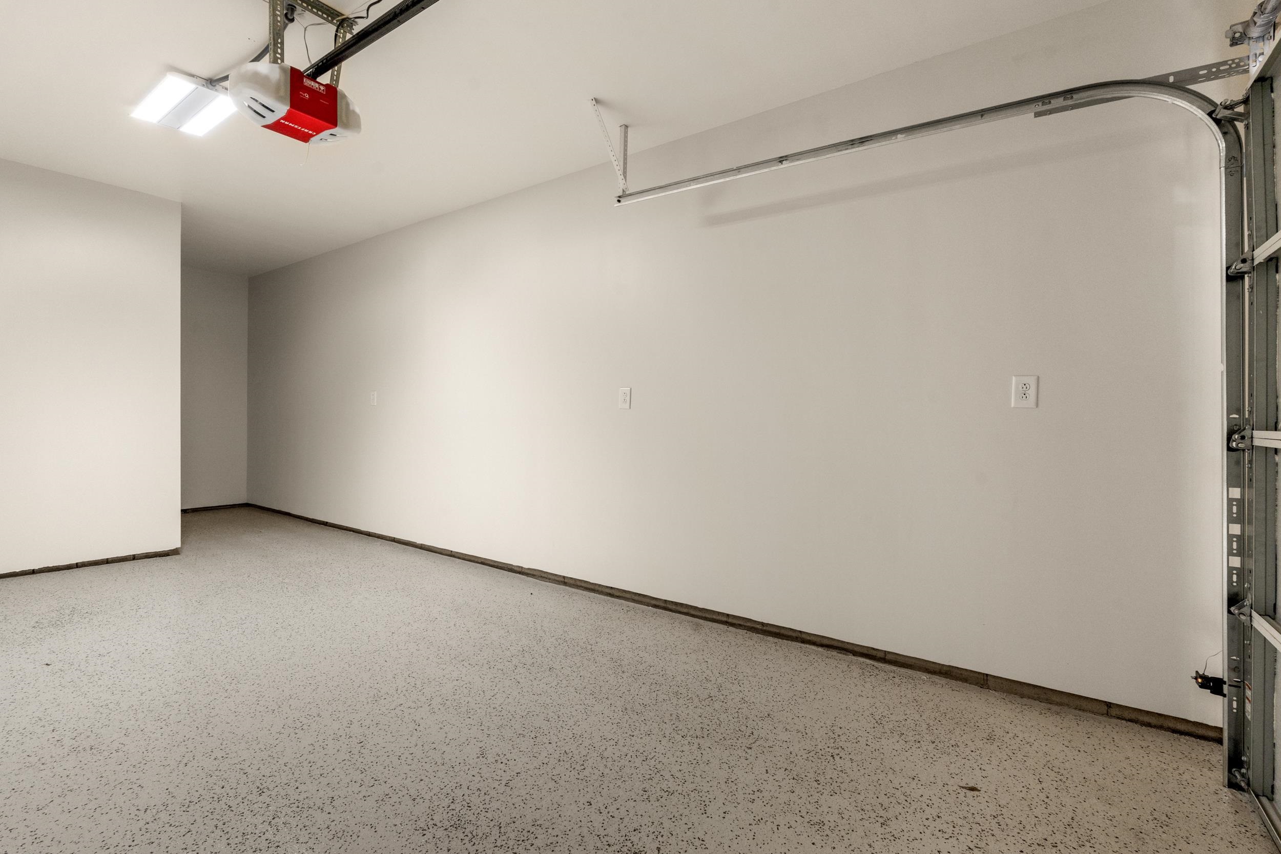 2610324 | Photo 22