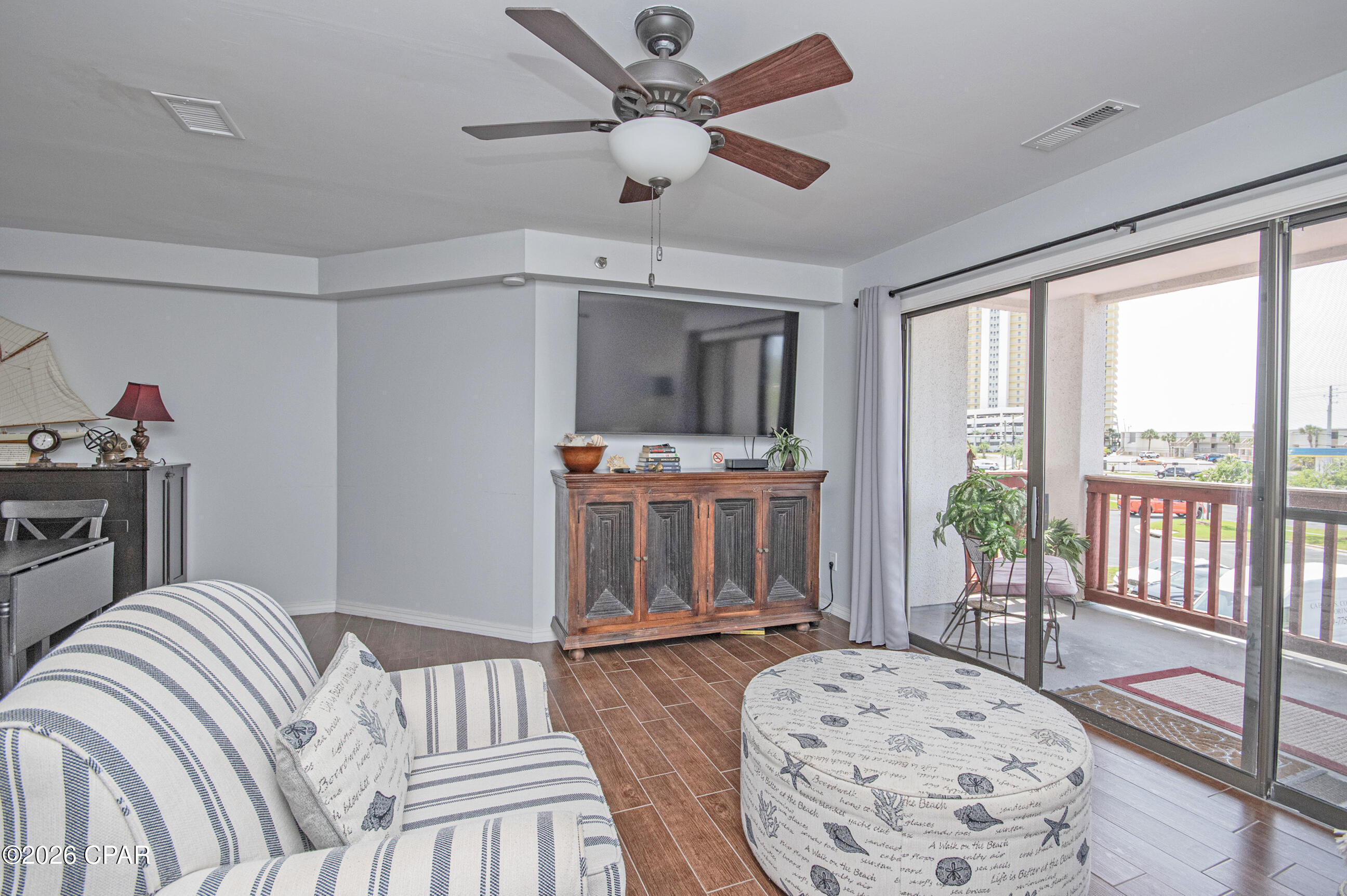 Image 29 For 8730 Thomas Drive 1207b