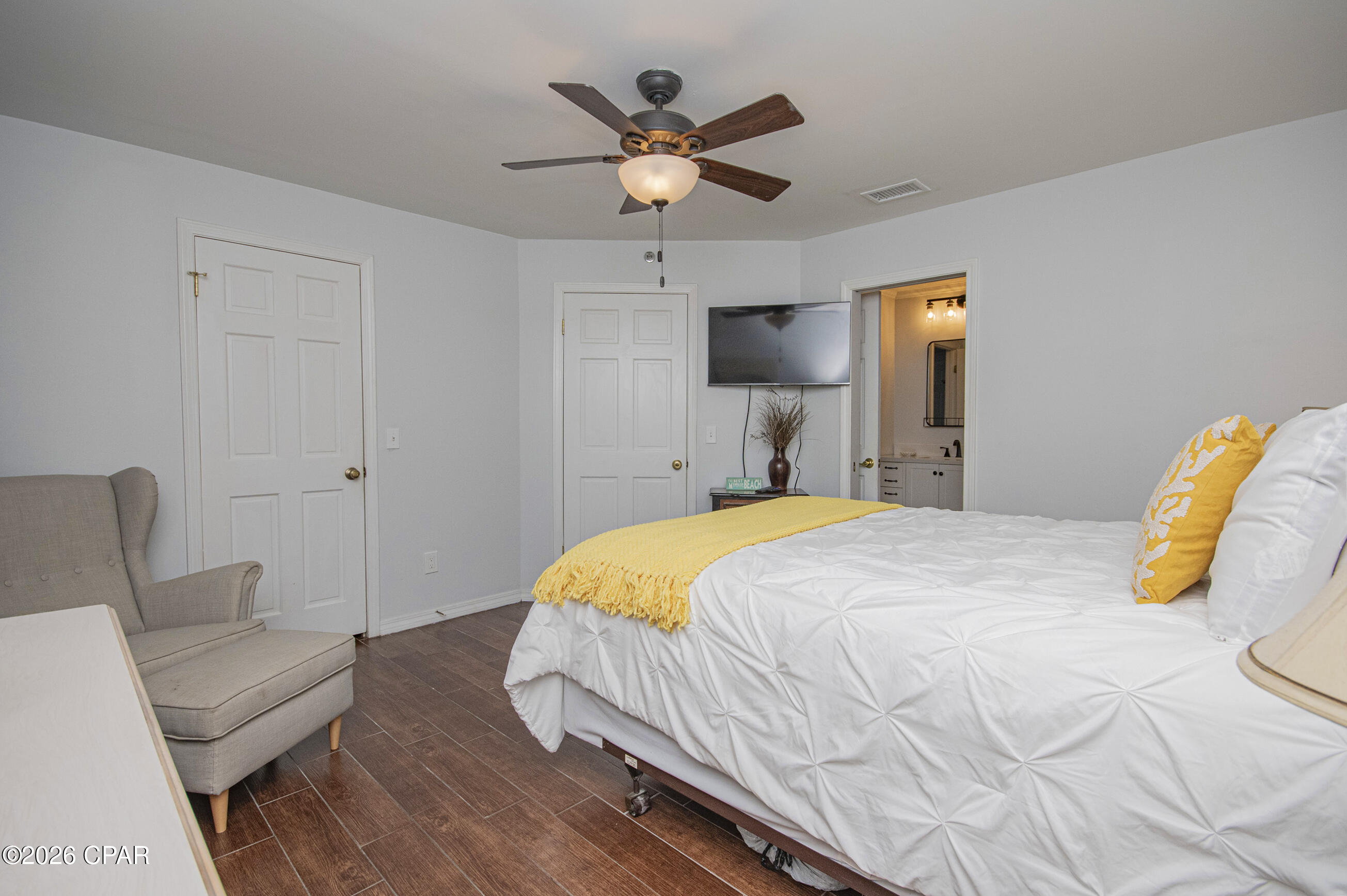 Image 5 For 8730 Thomas Drive 1207b