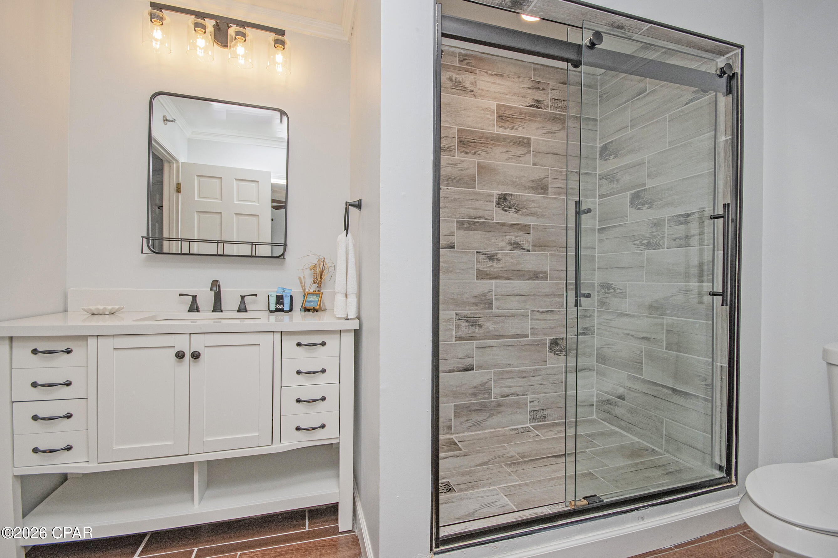 Image 6 For 8730 Thomas Drive 1207b