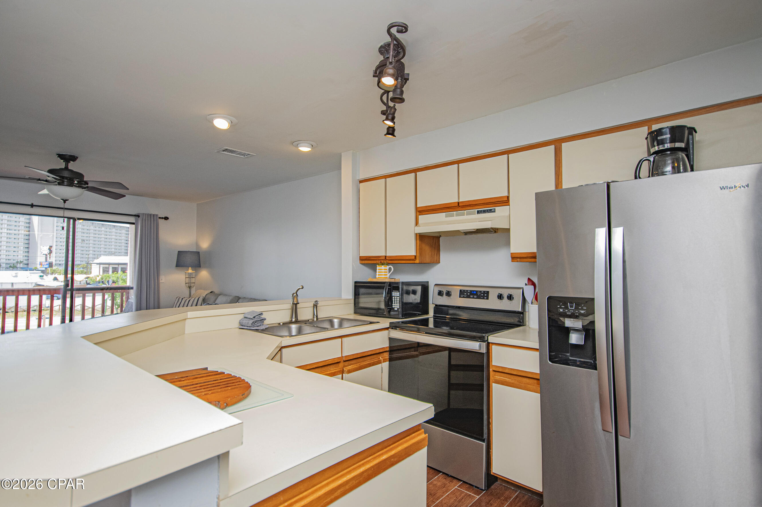 Image 9 For 8730 Thomas Drive 1207b
