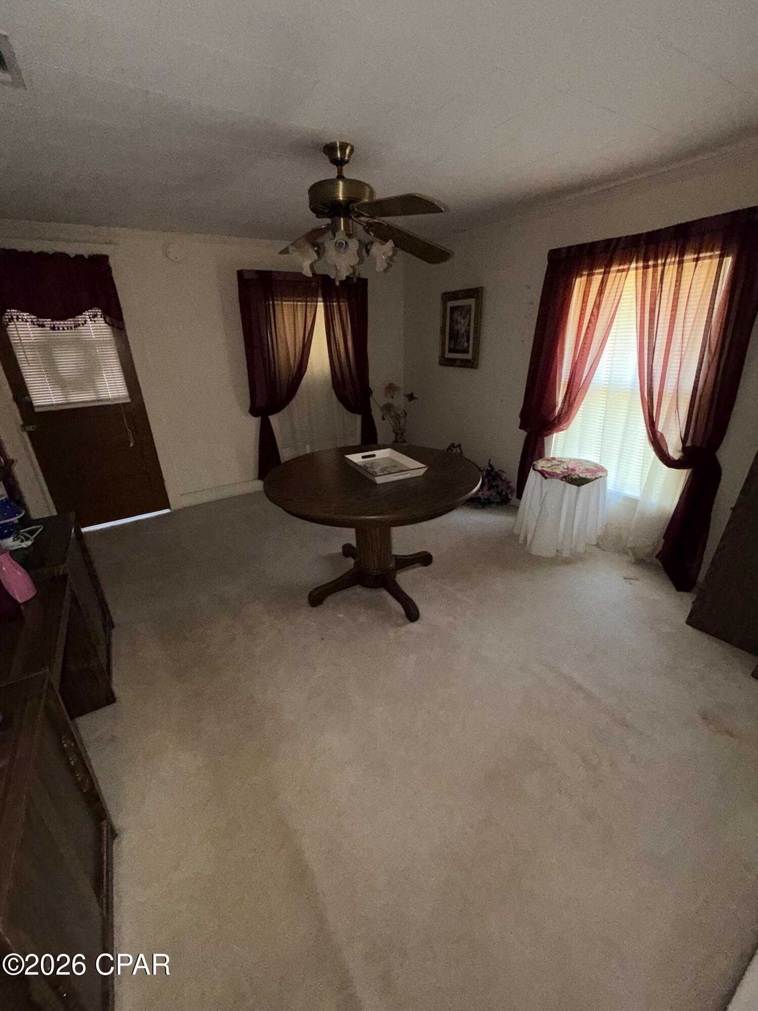 Listing photo id 14 for 5373 8th Street