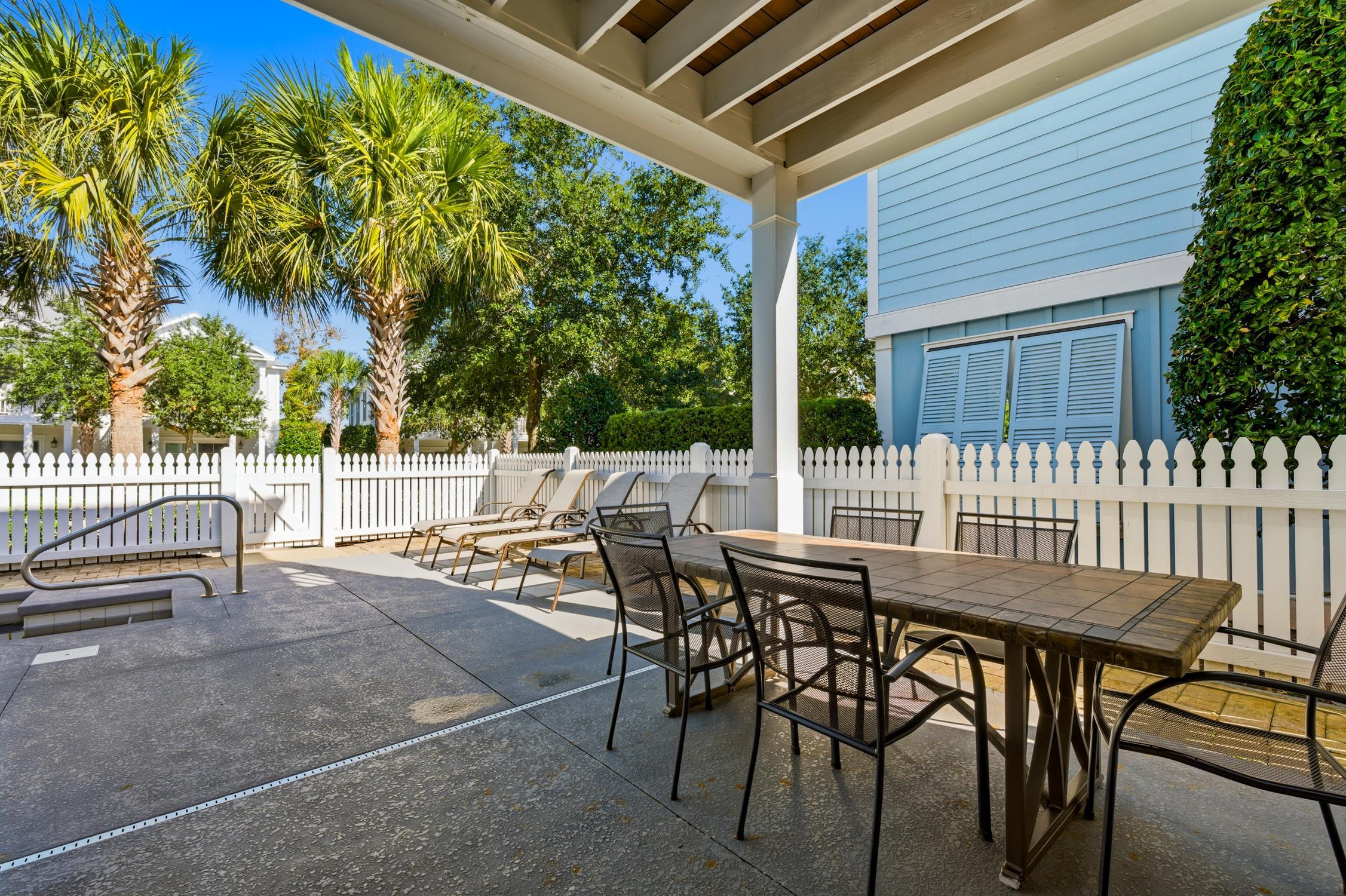 2610359 | Photo 30
