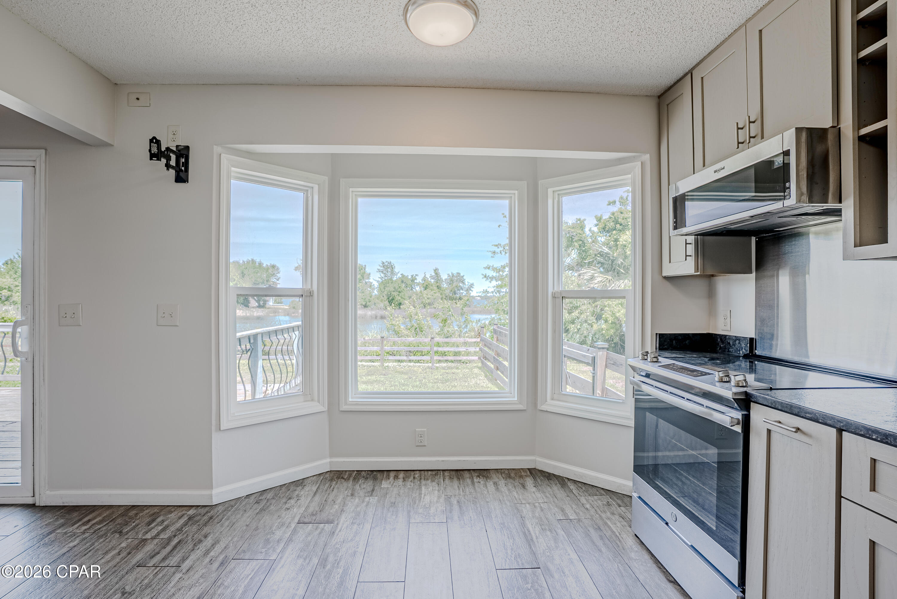 Image 23 For 1918 Country Club Drive