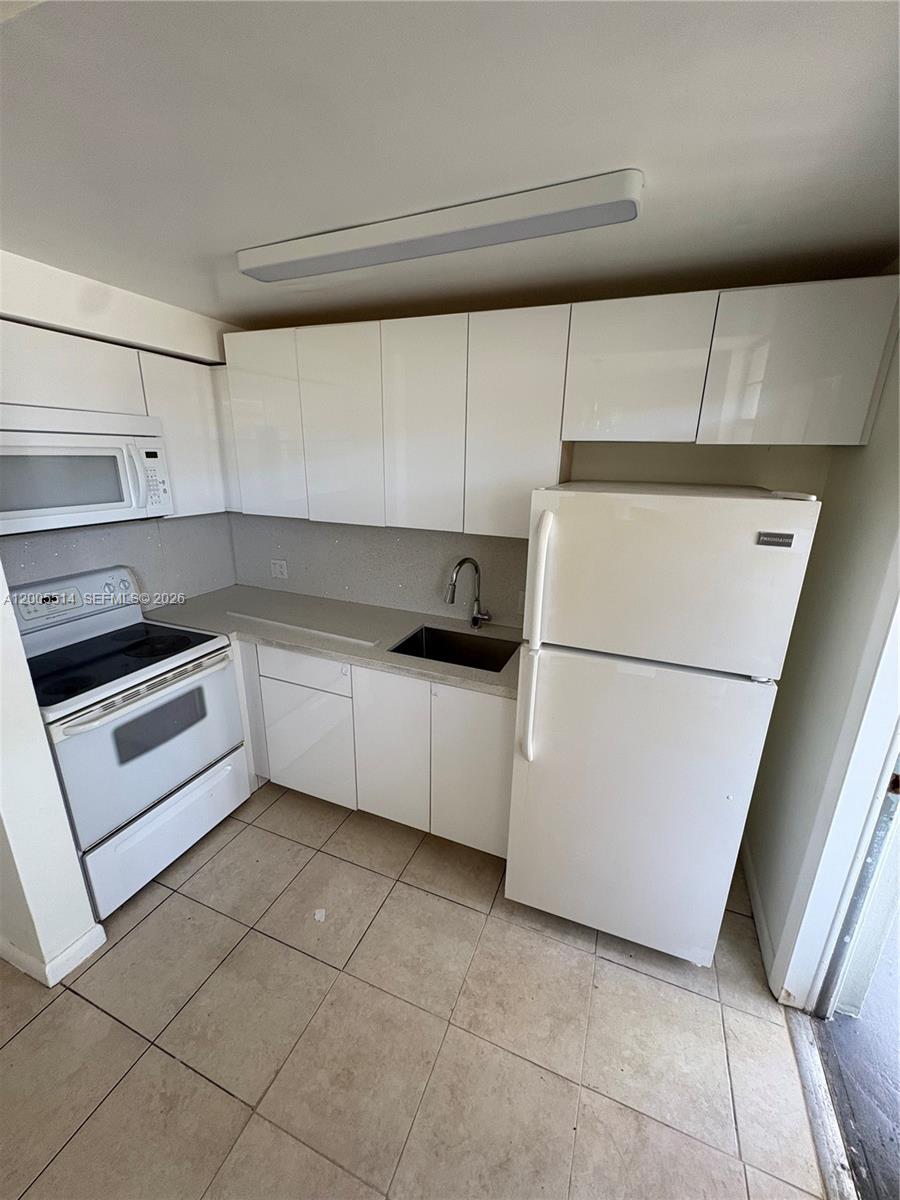 1515 Coral Towers Condo