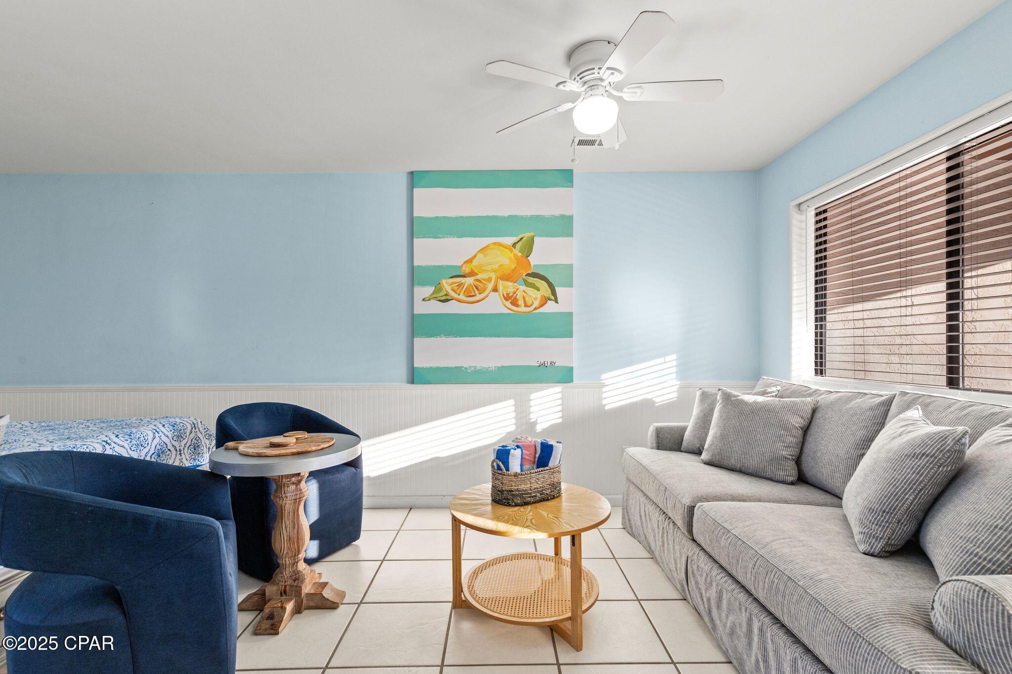 Listing photo id 11 for 4114 Holiday Drive 15