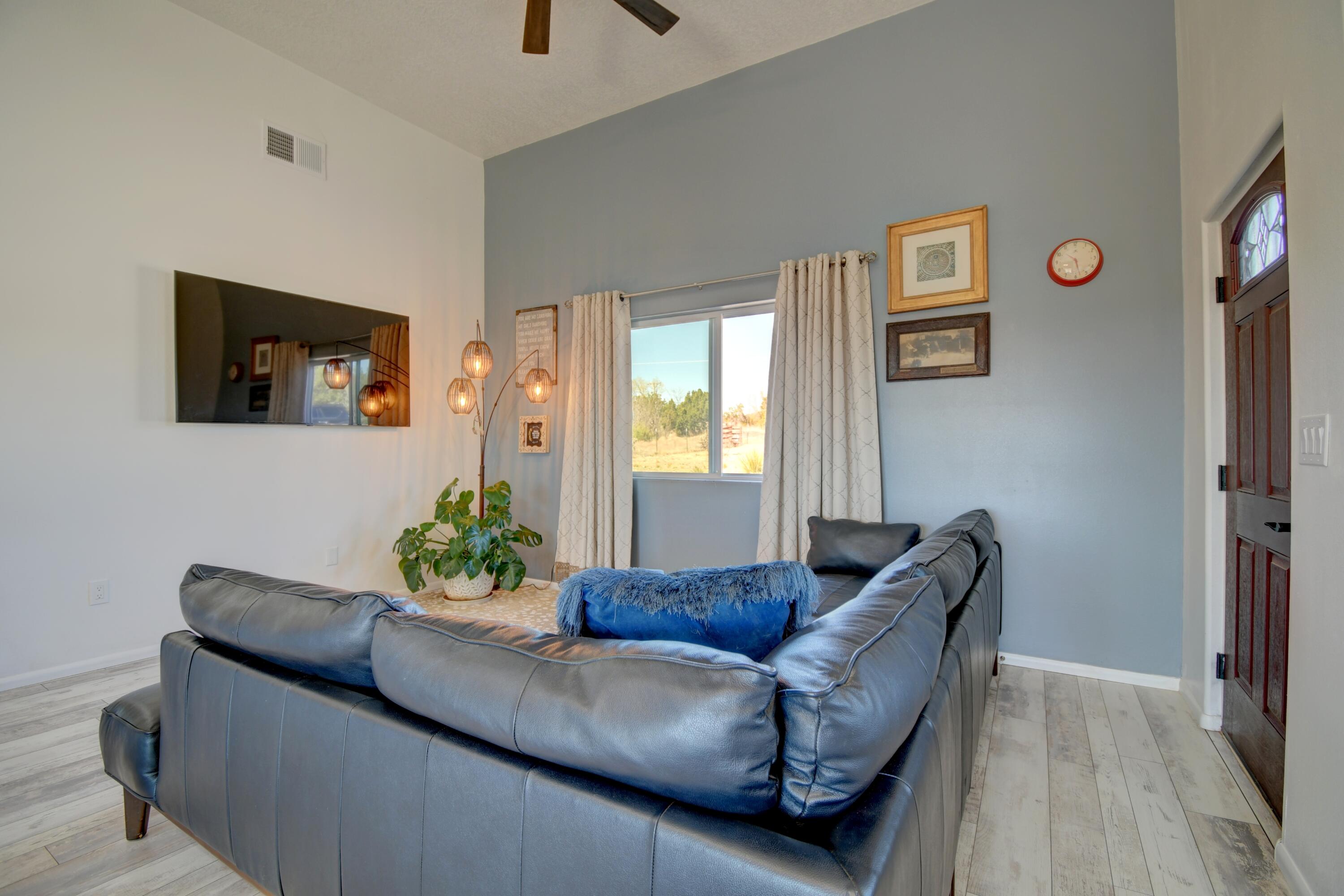 Homes for sale in Edgewood, NM | 95 Skyline Dr, Edgewood, NM 87015 | MLS# 1102110