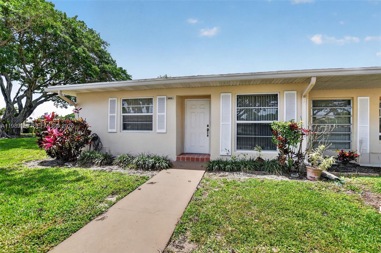 Boca Lakes Condo